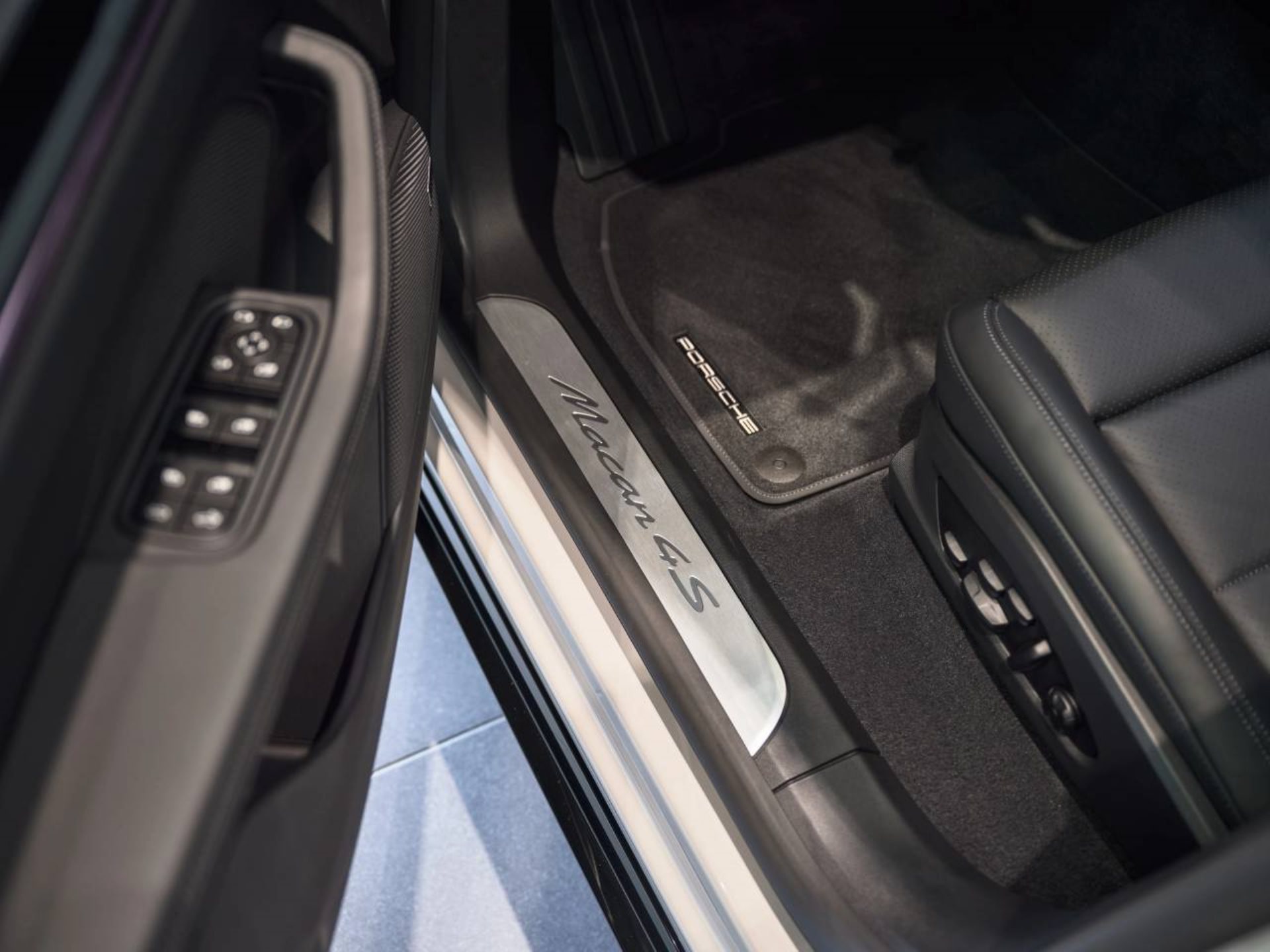 PORSCHE Macan 4S-image-21