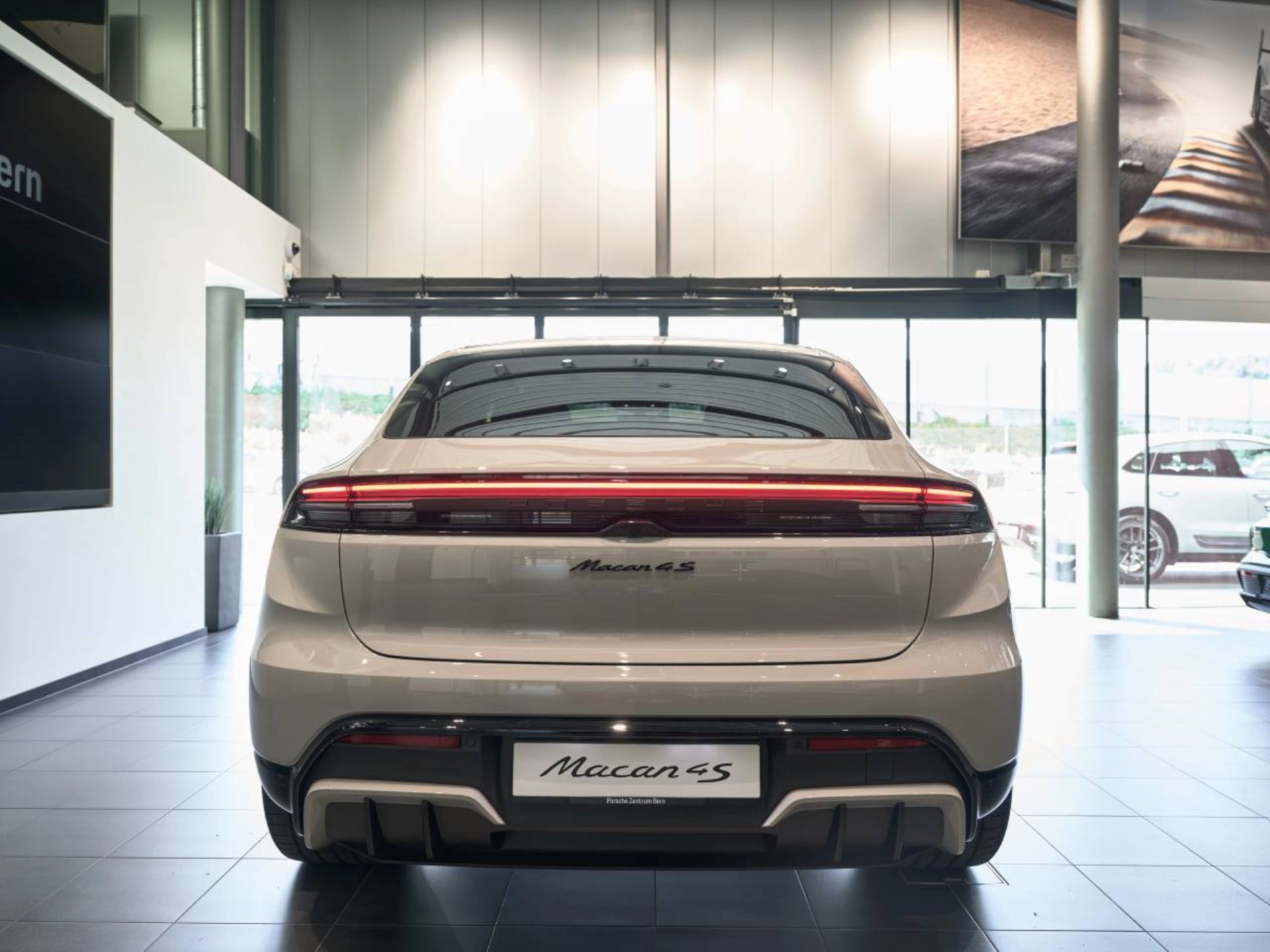 PORSCHE Macan 4S-image-5