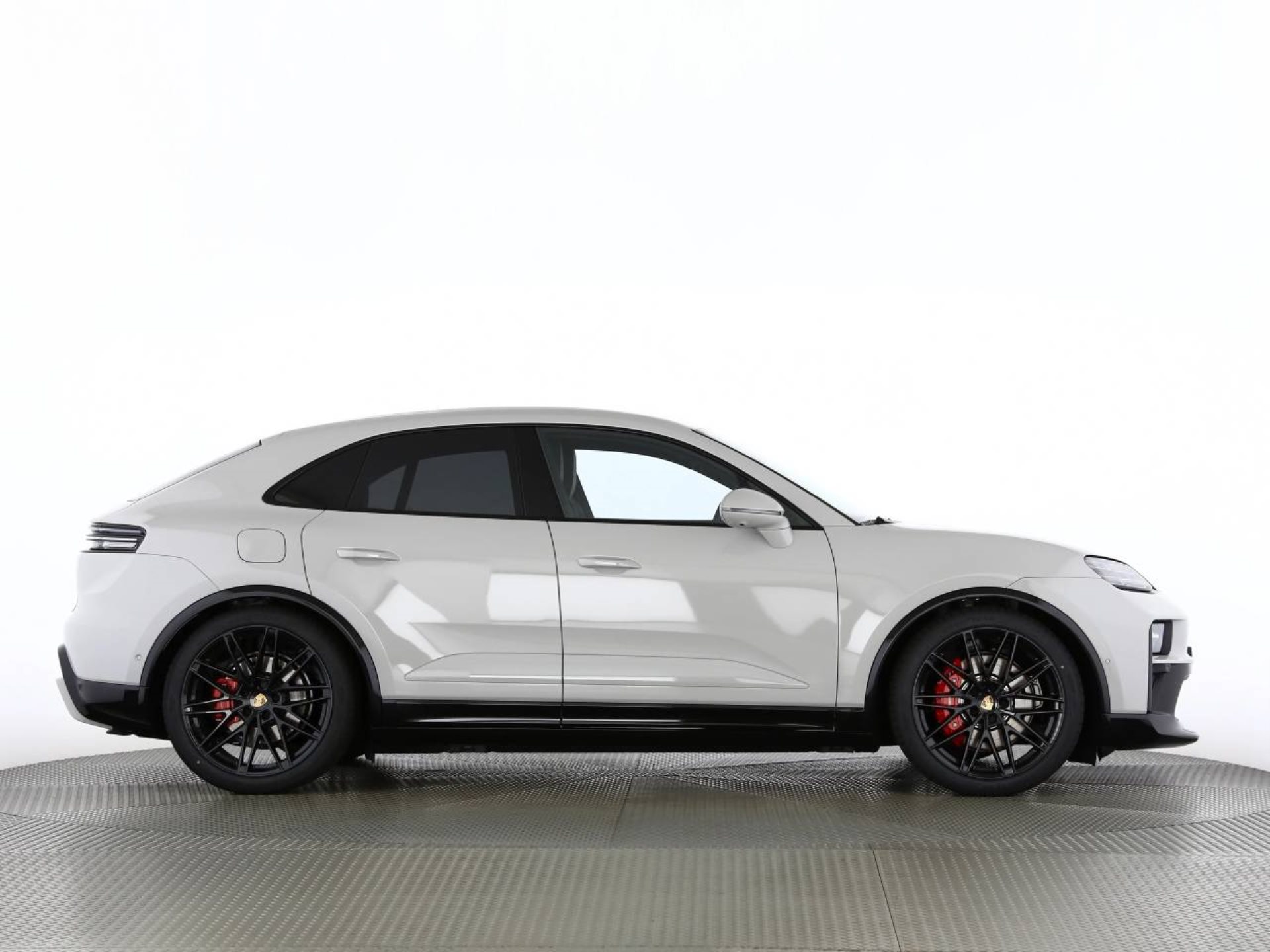 PORSCHE Macan 4S-showroom-element-1