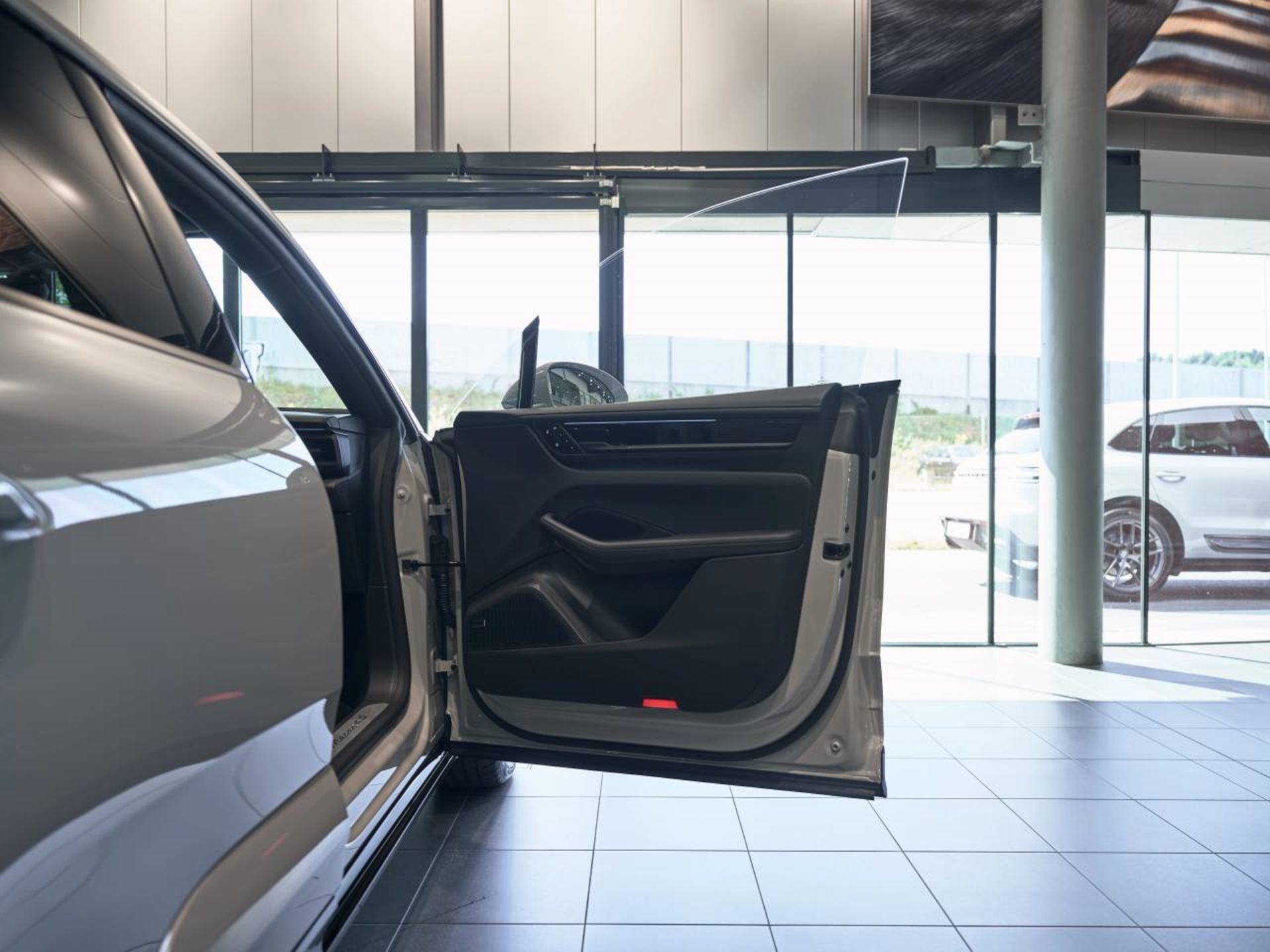 PORSCHE Macan 4S-image-22
