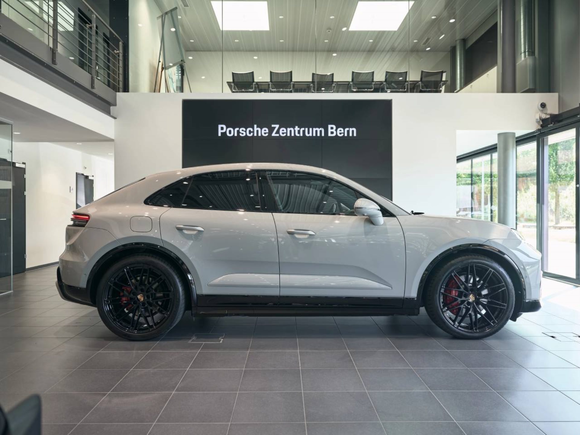 PORSCHE Macan 4S-image-1