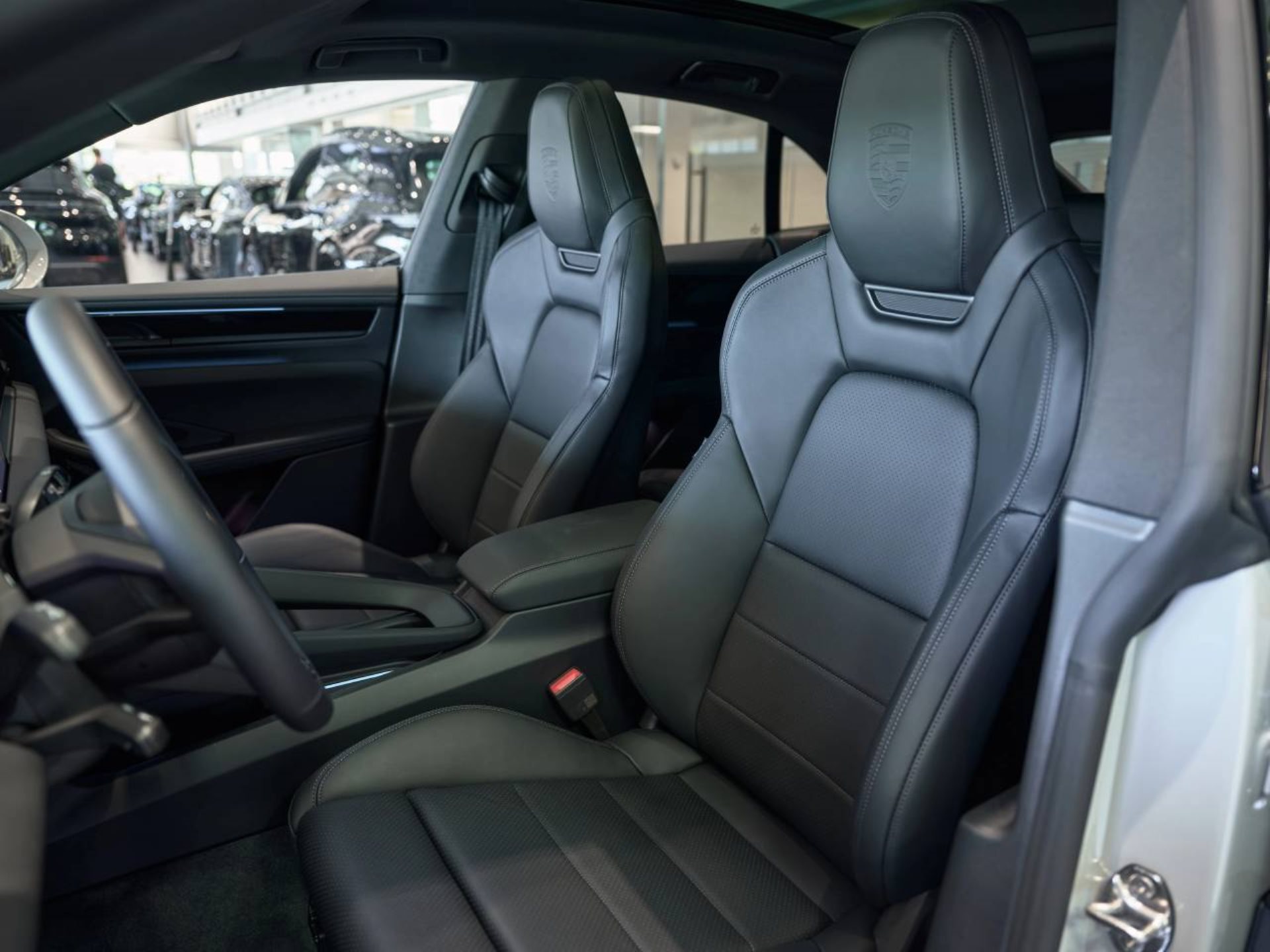 PORSCHE Macan 4S-image-4