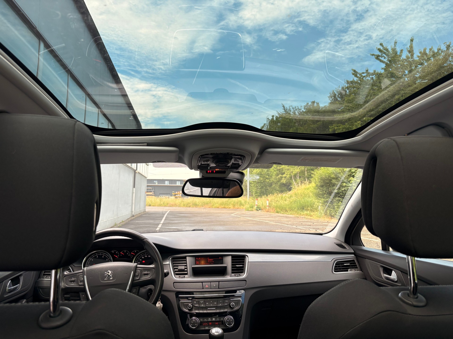 PEUGEOT 508 SW 1.6 16V T Allure-image-9