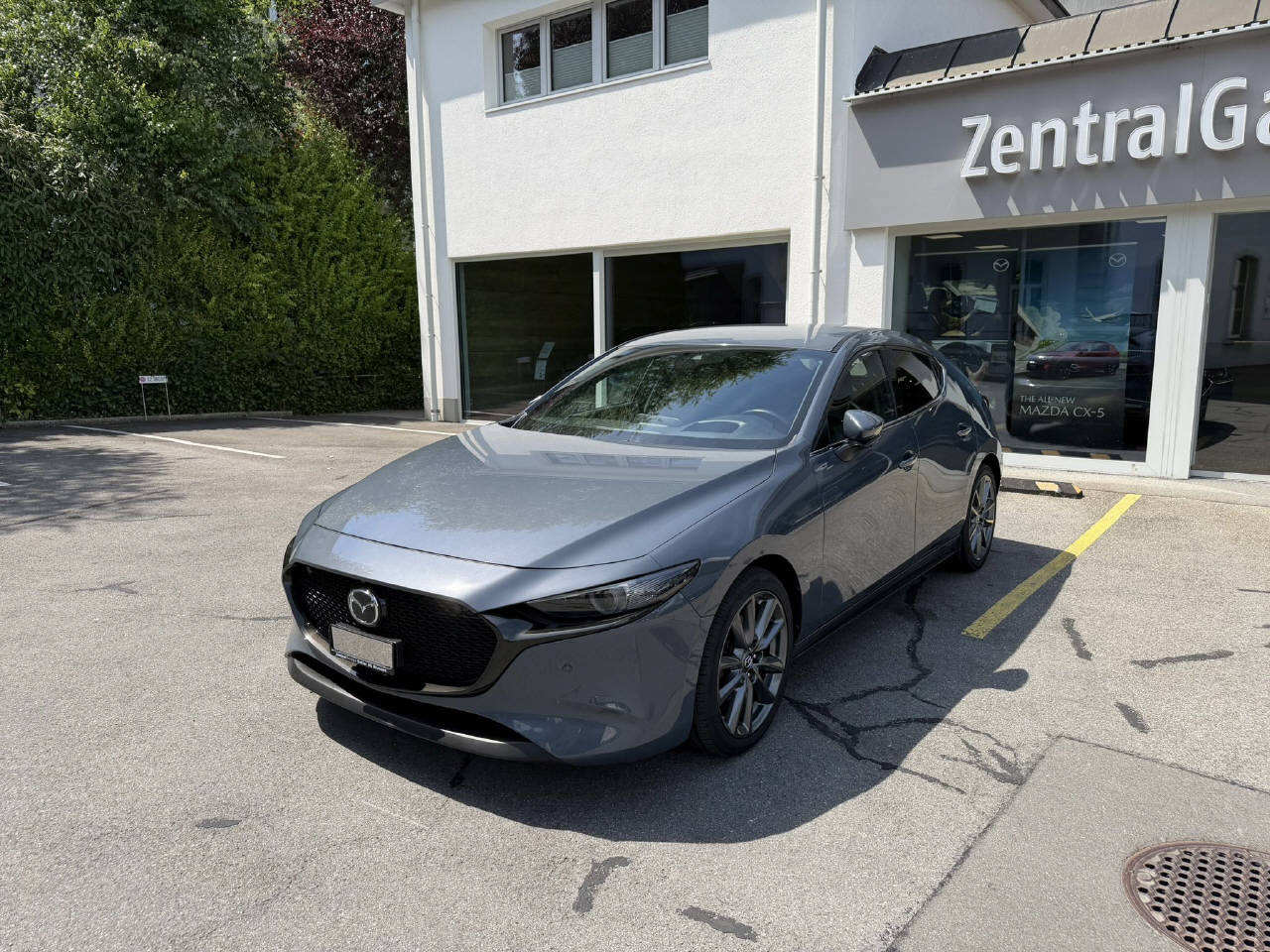 MAZDA 3 Hatchback 2.0 180 Revolution-image-2