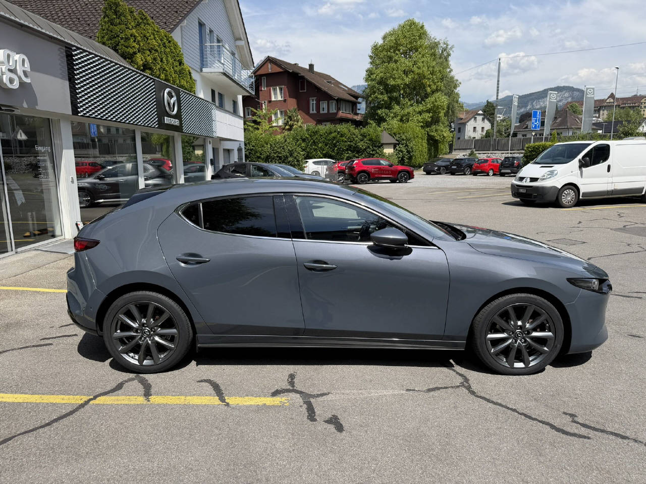 MAZDA 3 Hatchback 2.0 180 Revolution-image-7