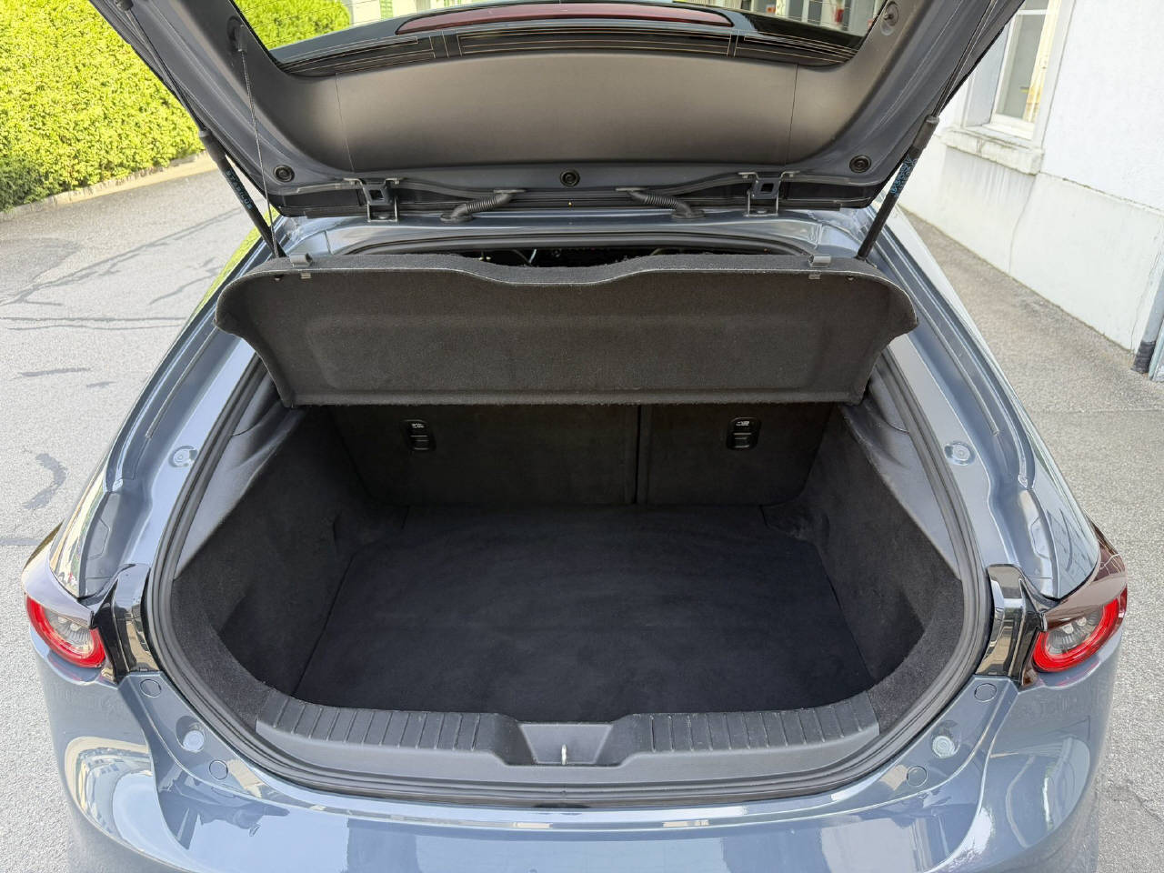 MAZDA 3 Hatchback 2.0 180 Revolution-image-12
