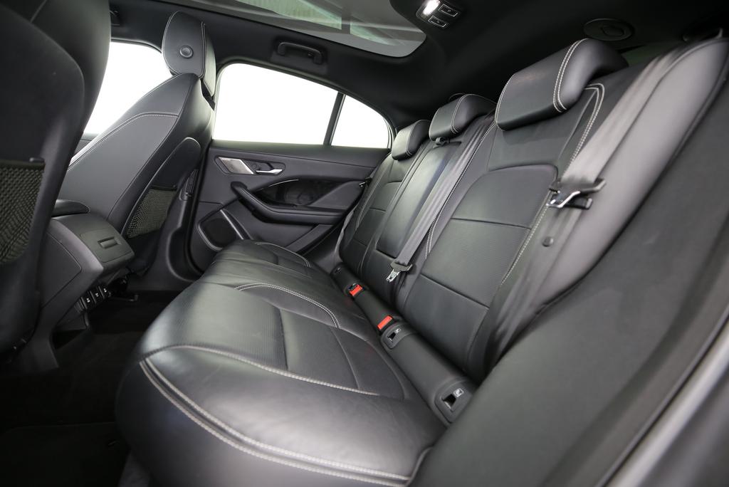 JAGUAR I-Pace EV400 SE AWD-image-8