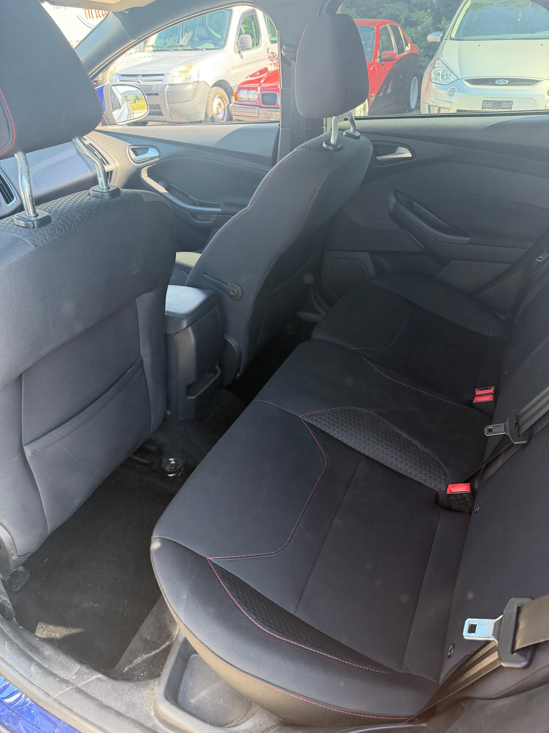 FORD Focus 1.0 SCTi ST Line-image-5