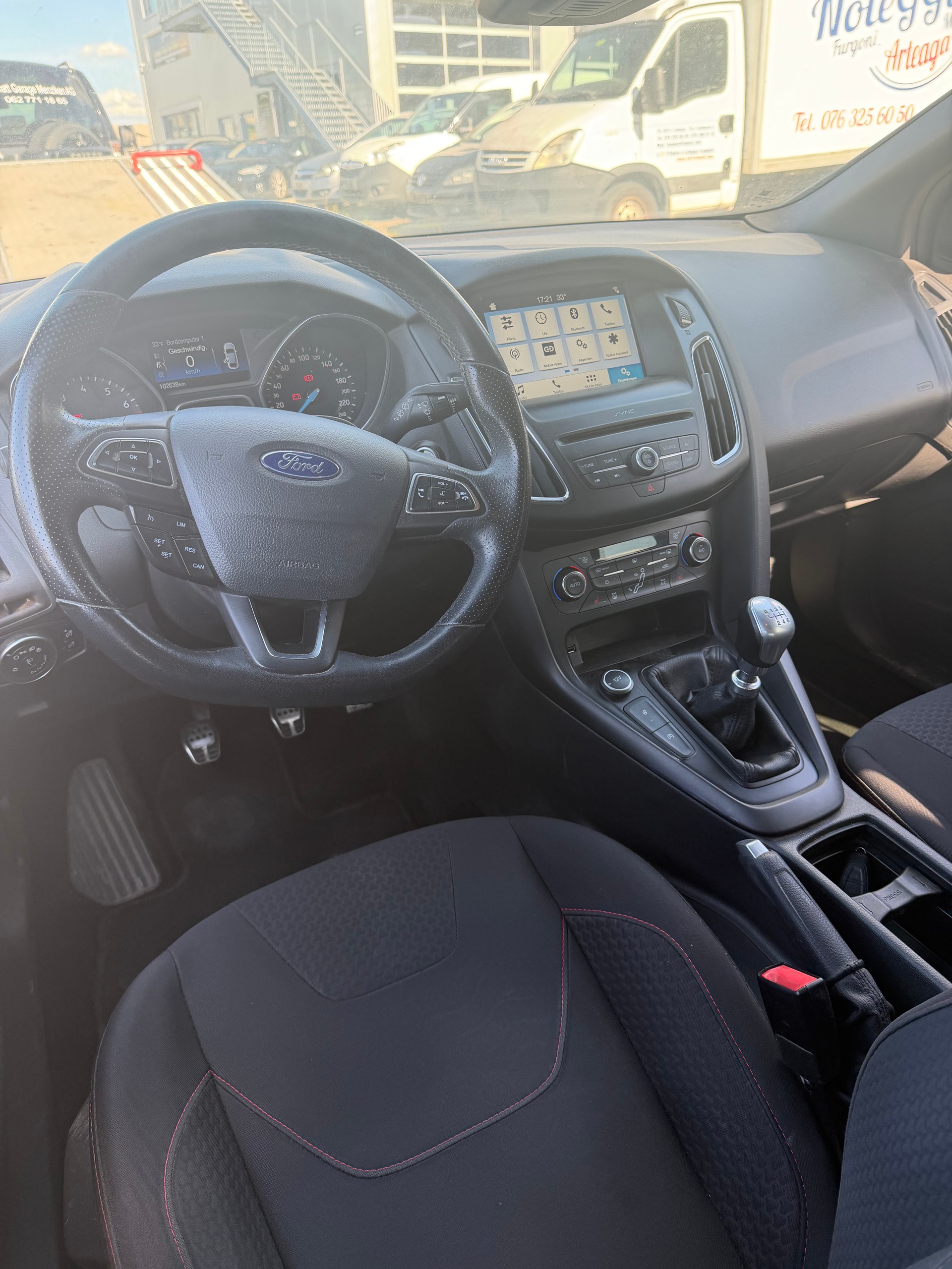 FORD Focus 1.0 SCTi ST Line-image-8