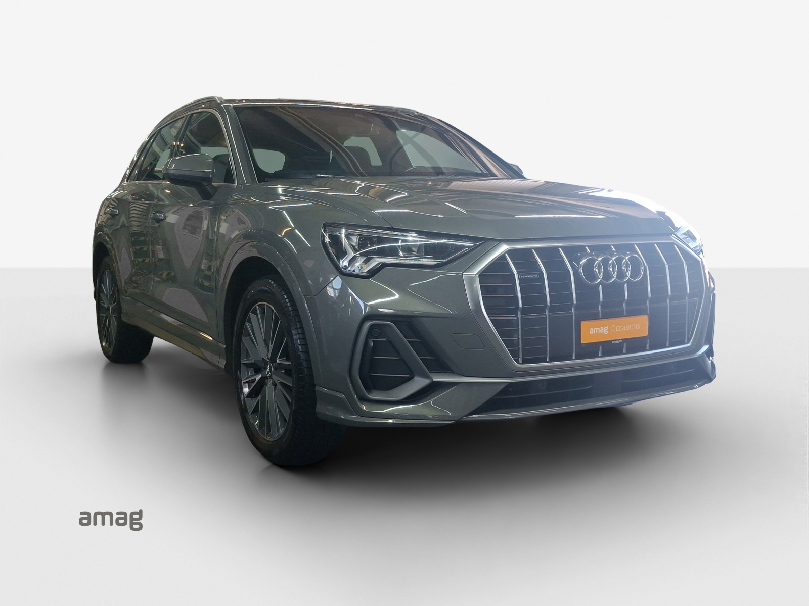 AUDI Q3 40 TFSI S line quattro S-tronic-image-5