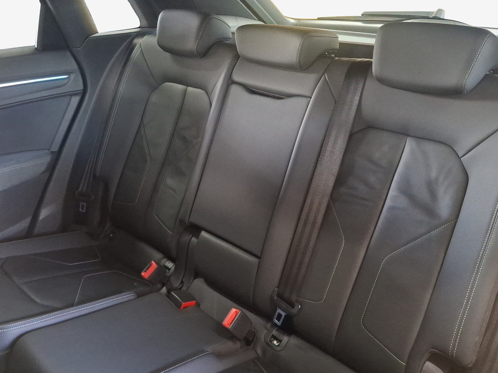 AUDI Q3 40 TFSI S line quattro S-tronic-image-11