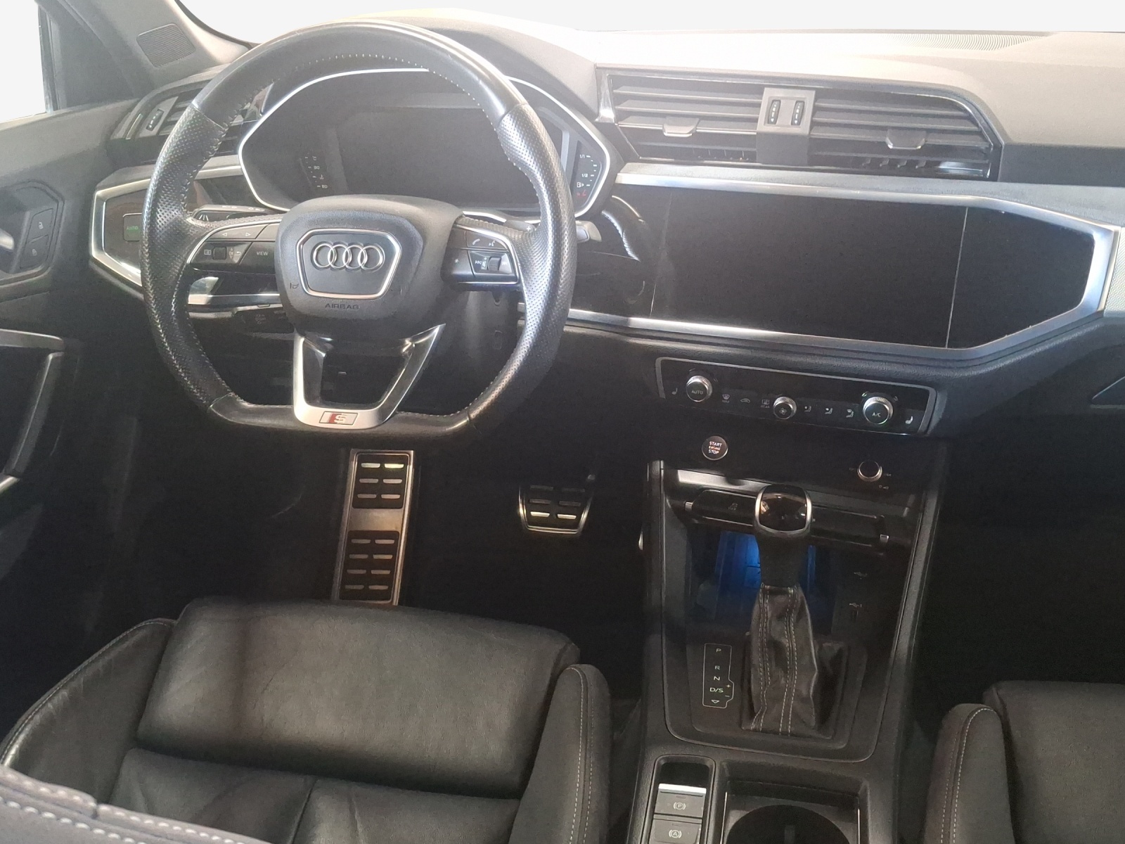 AUDI Q3 40 TFSI S line quattro S-tronic-image-8