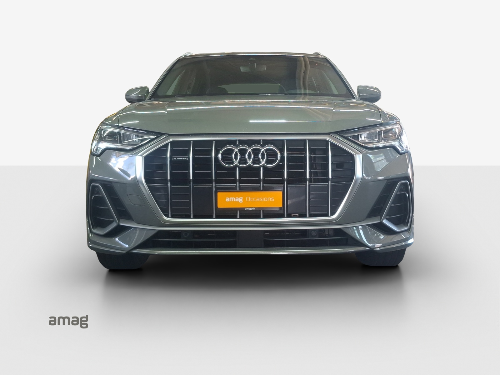 AUDI Q3 40 TFSI S line quattro S-tronic-image-6
