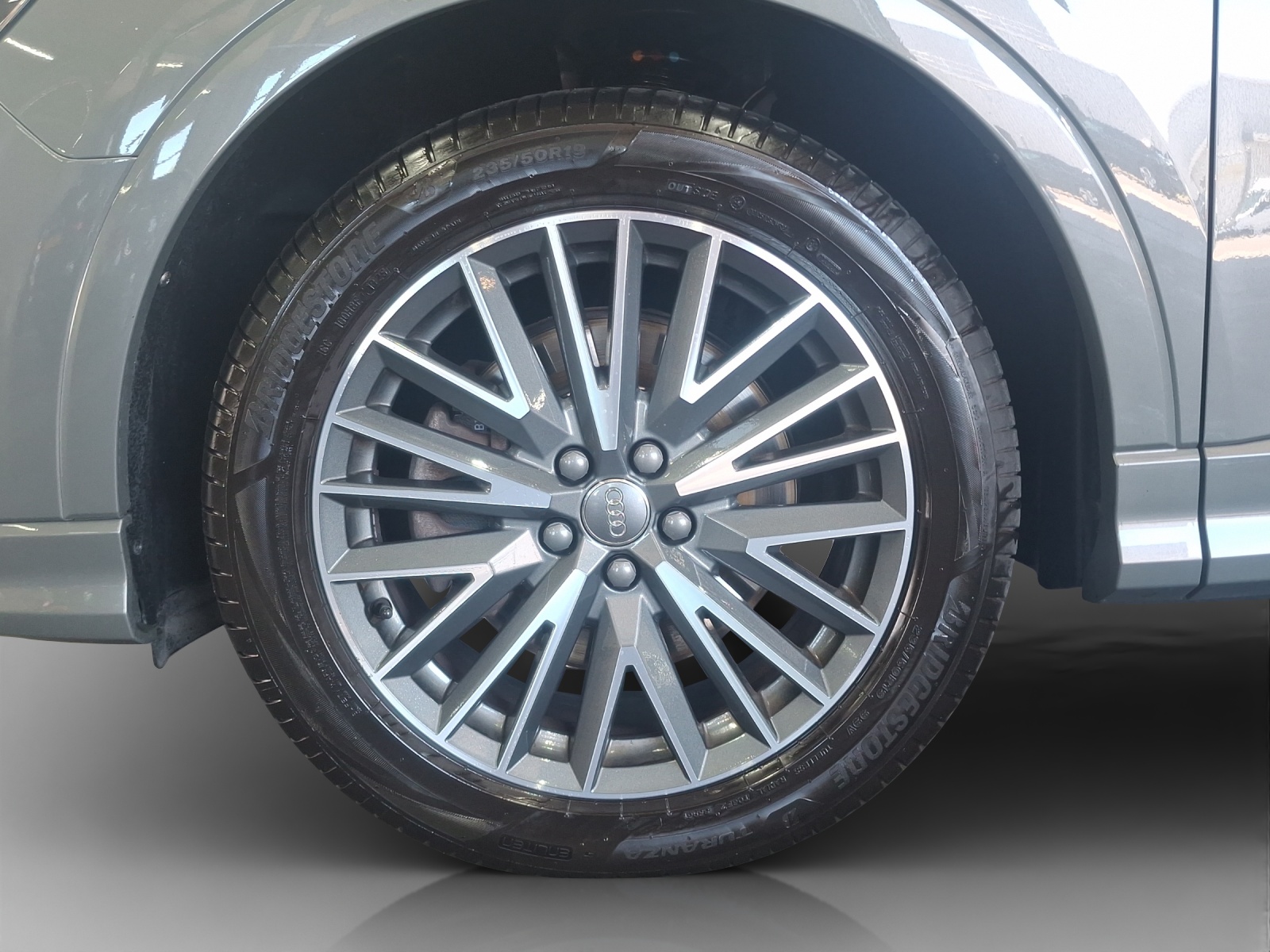 AUDI Q3 40 TFSI S line quattro S-tronic-image-14