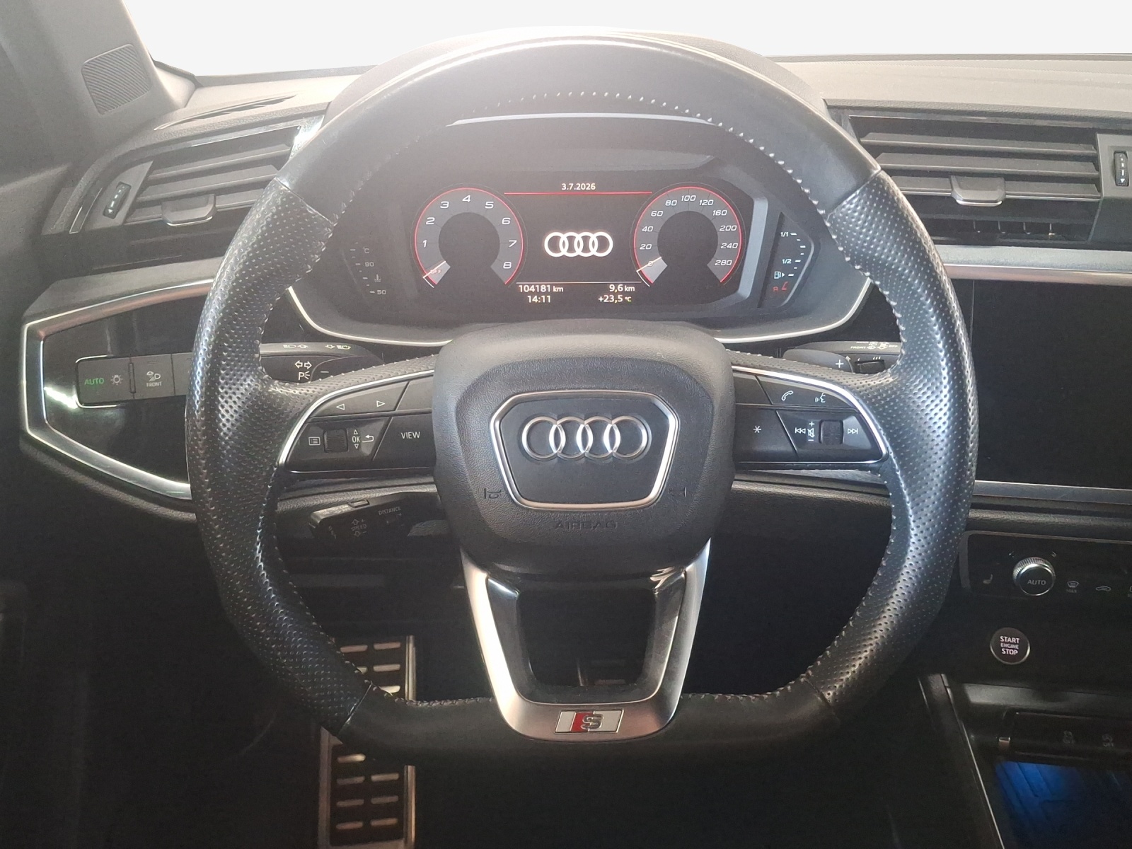 AUDI Q3 40 TFSI S line quattro S-tronic-image-9