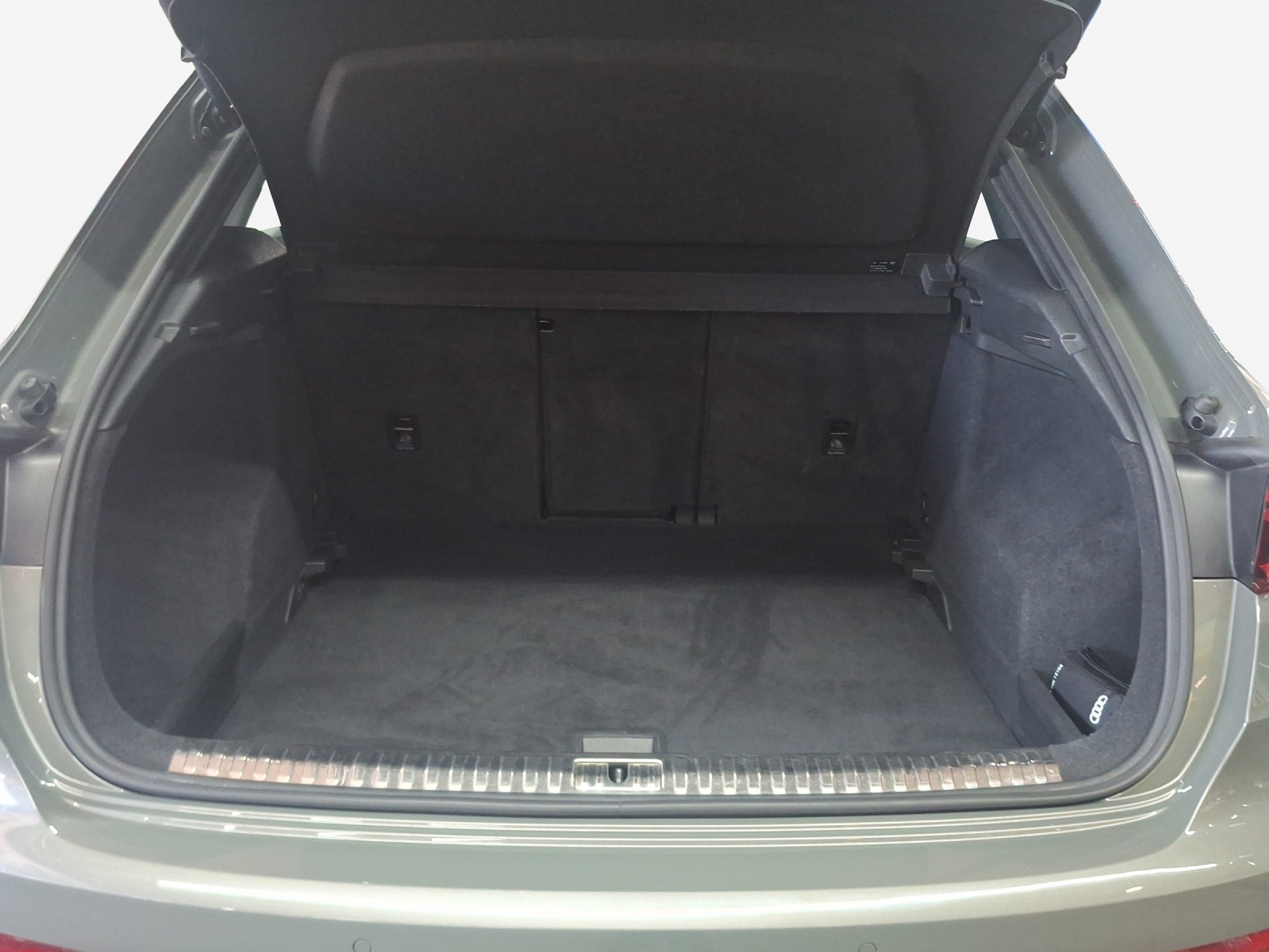 AUDI Q3 40 TFSI S line quattro S-tronic-image-12
