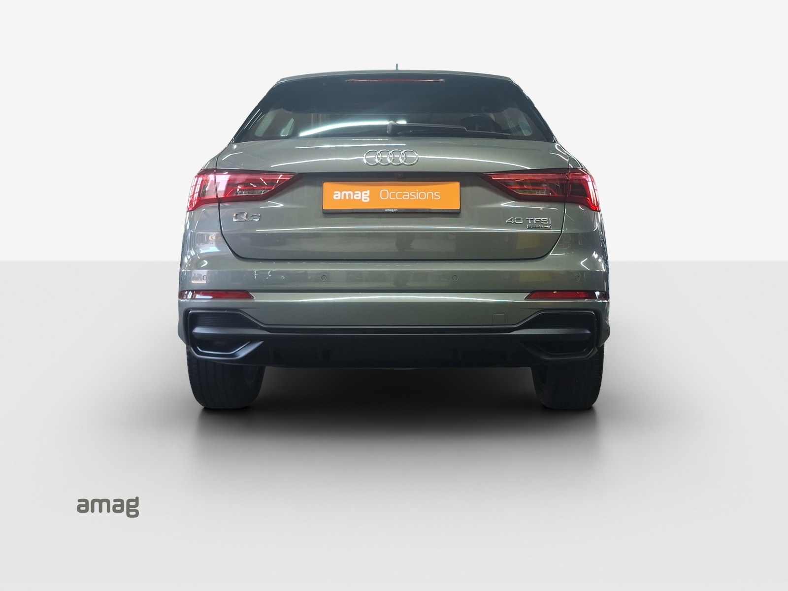 AUDI Q3 40 TFSI S line quattro S-tronic-image-3