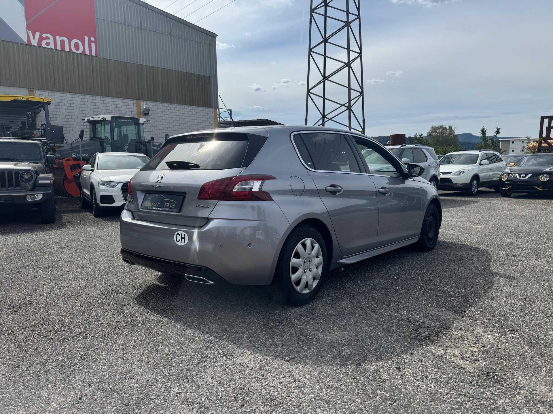 PEUGEOT 308 1.2 THP GT Line-image-4