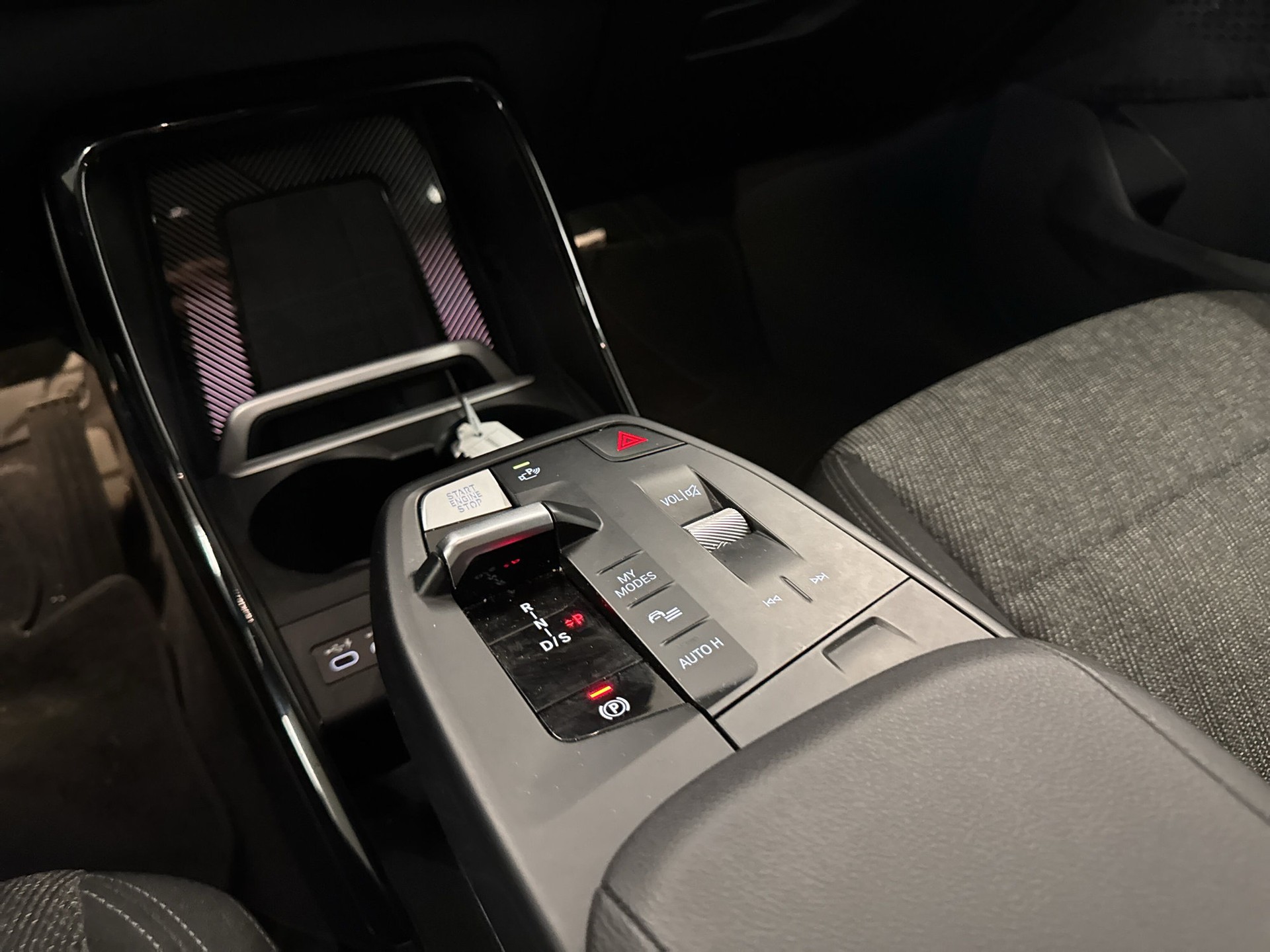 BMW X1 sDrive 18i-image-12