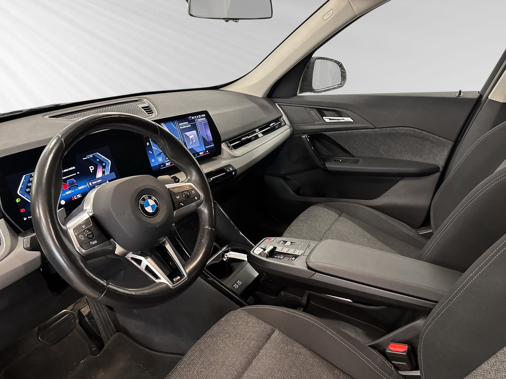 BMW X1 sDrive 18i-image-3