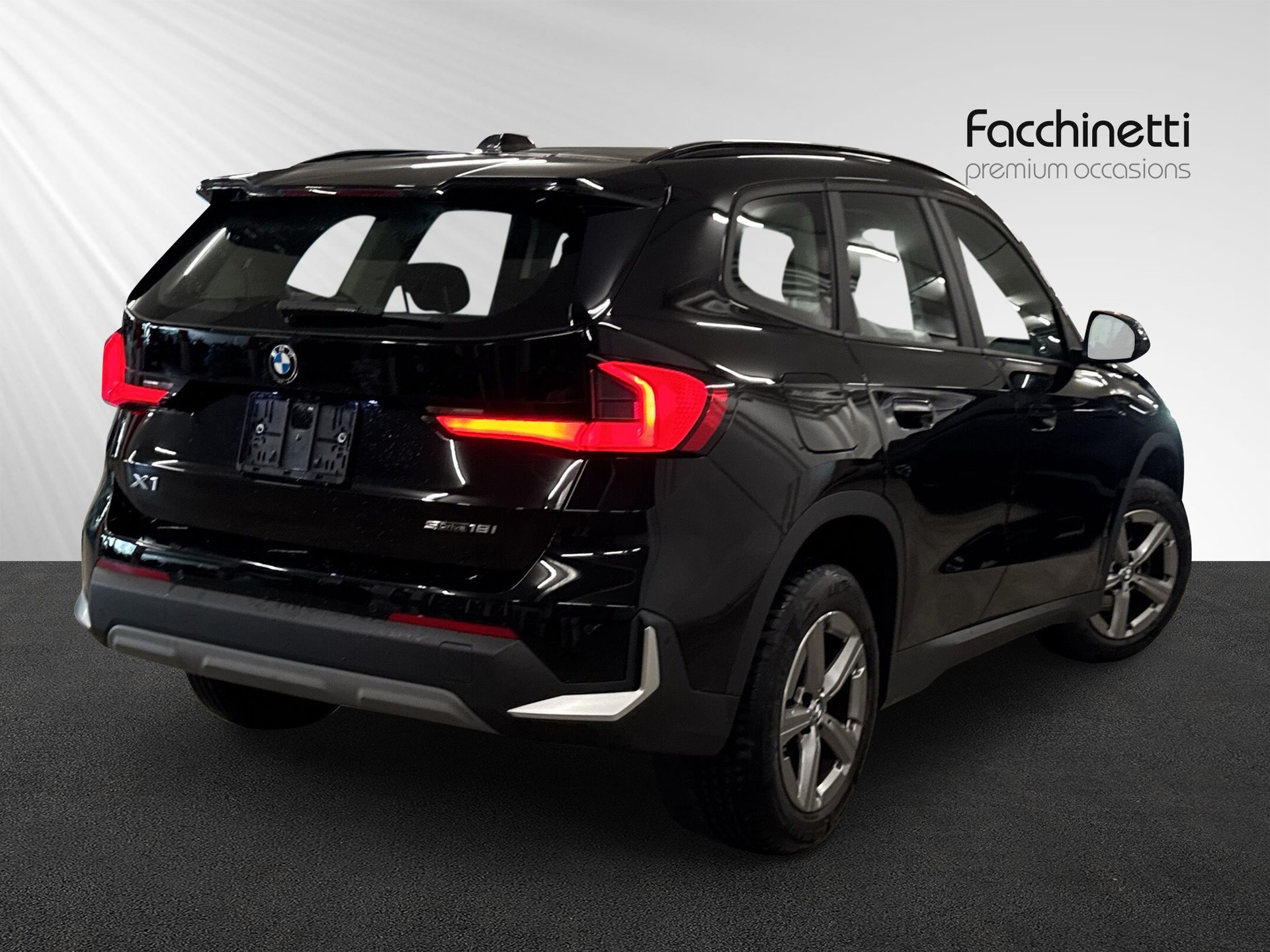 BMW X1 sDrive 18i-image-2