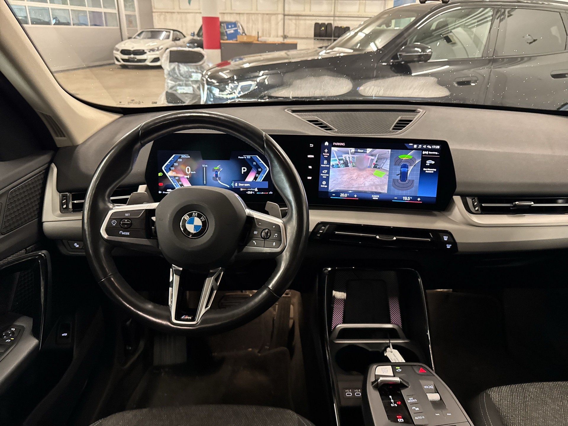 BMW X1 sDrive 18i-image-11