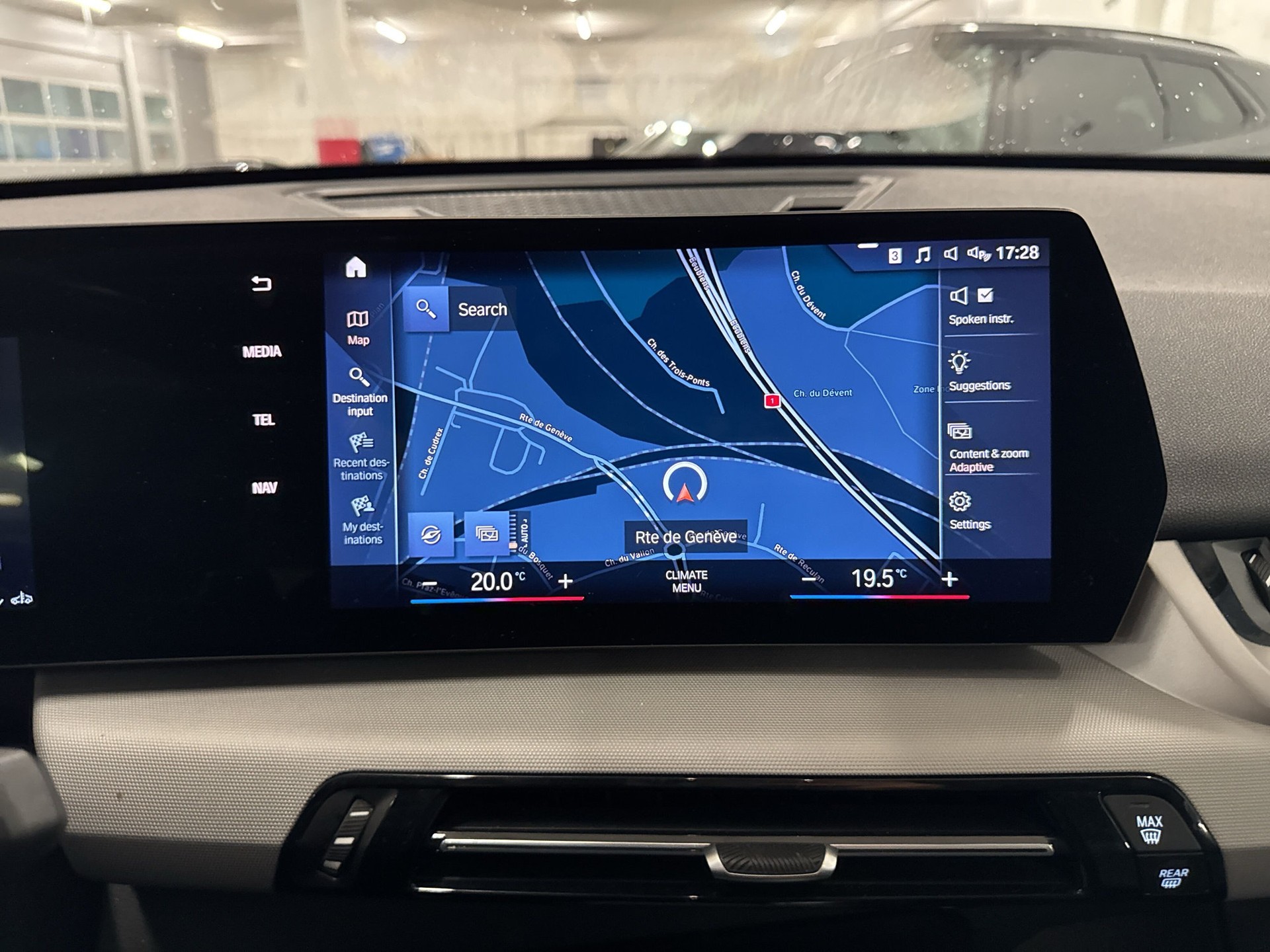 BMW X1 sDrive 18i-image-10