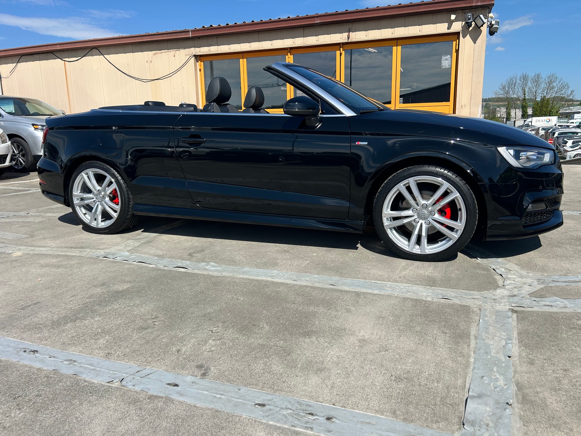 AUDI A3 Cabriolet 1.4 TFSI Ambition-image-4
