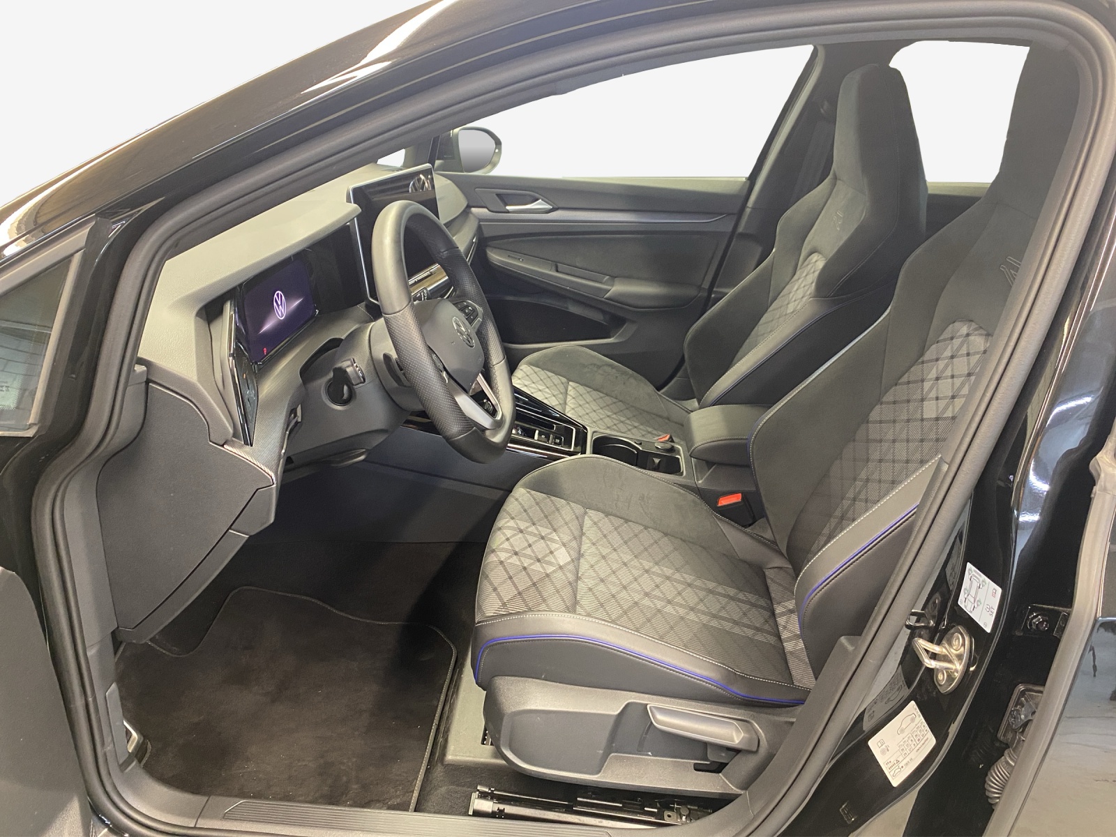 VW Golf 1.5 e TSI mHEV R-Line DSG-image-7