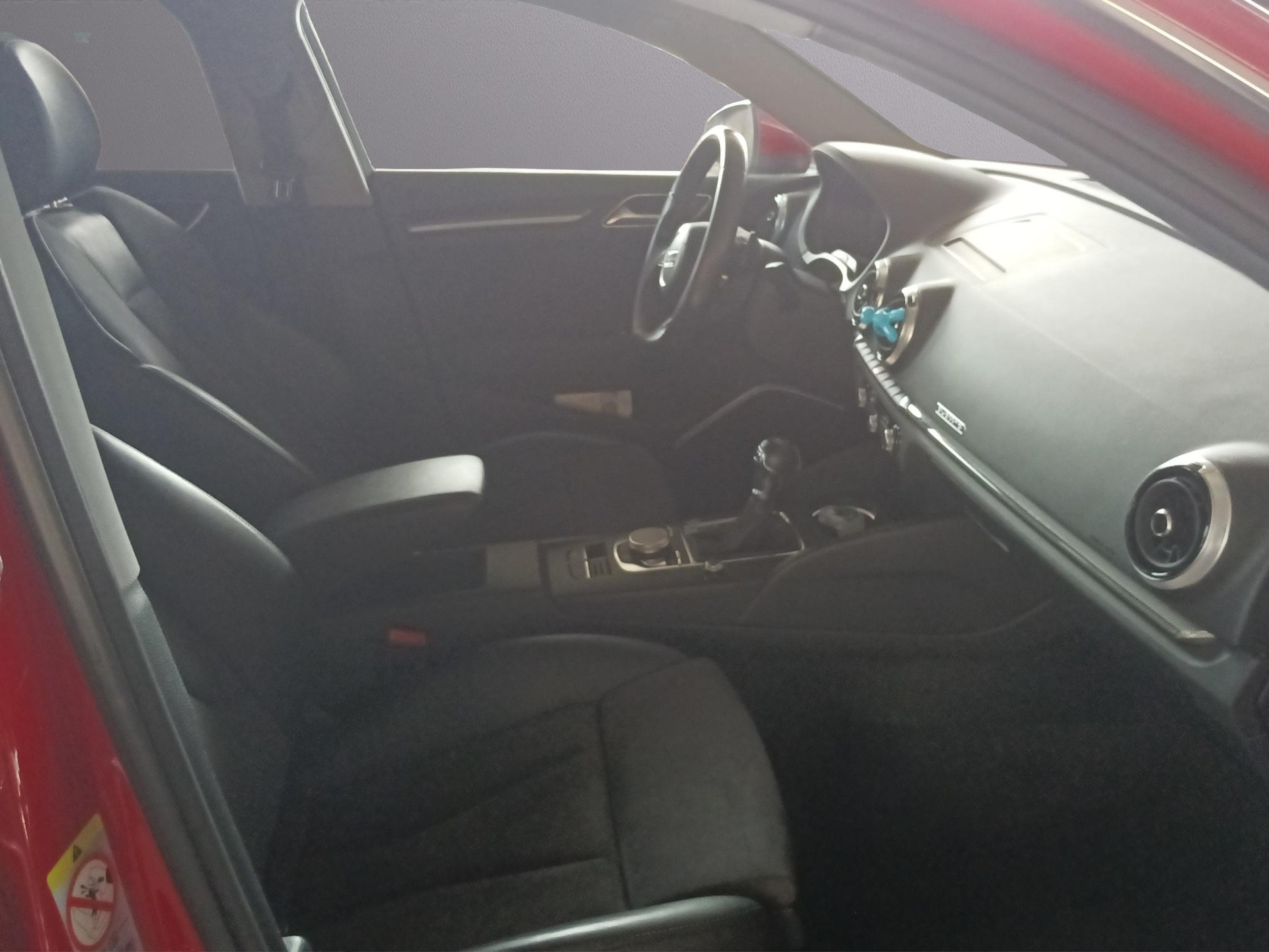 AUDI A3 Sportback 2.0 40 TFSI Design qu. S-Tr.-image-15