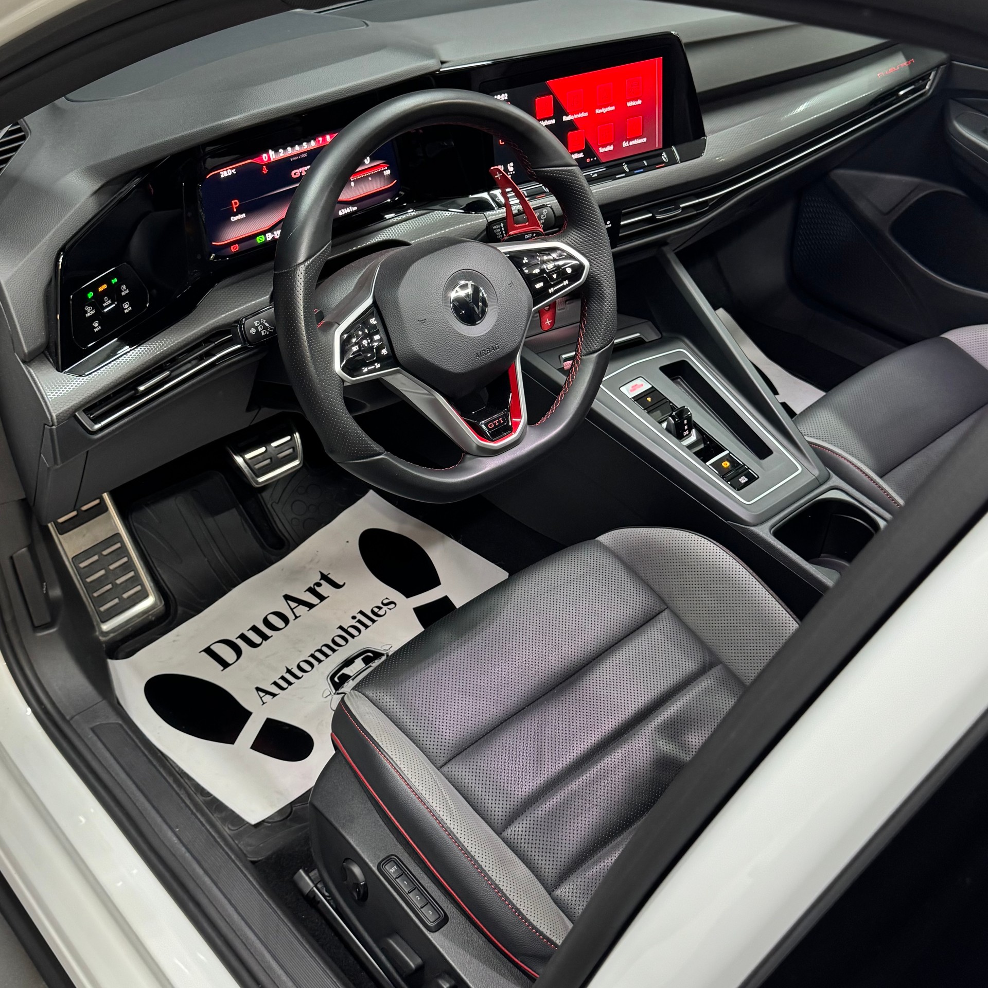 VW Golf 2.0 TSI GTI Clubsport DSG-image-8