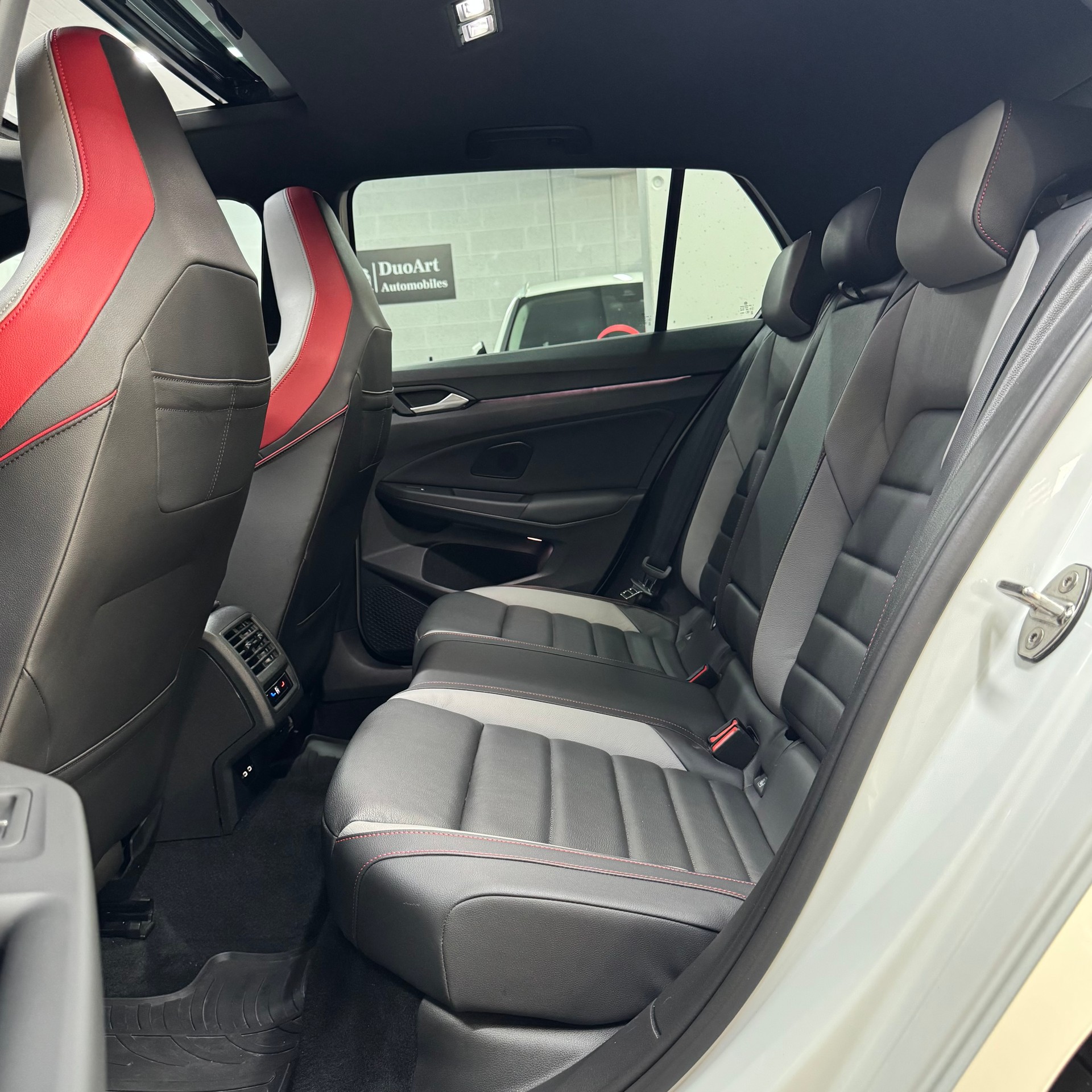 VW Golf 2.0 TSI GTI Clubsport DSG-image-13