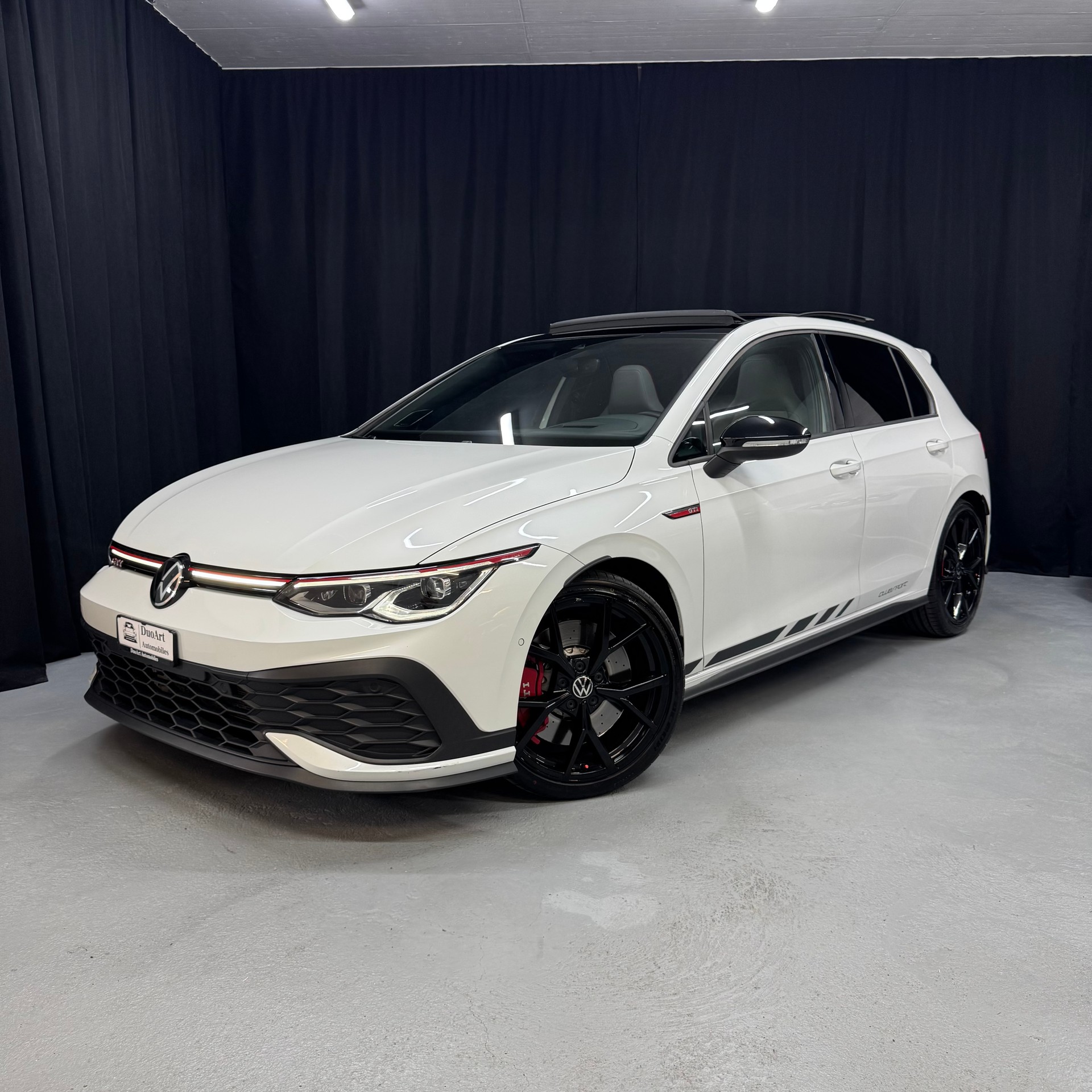 VW Golf 2.0 TSI GTI Clubsport DSG-image-2