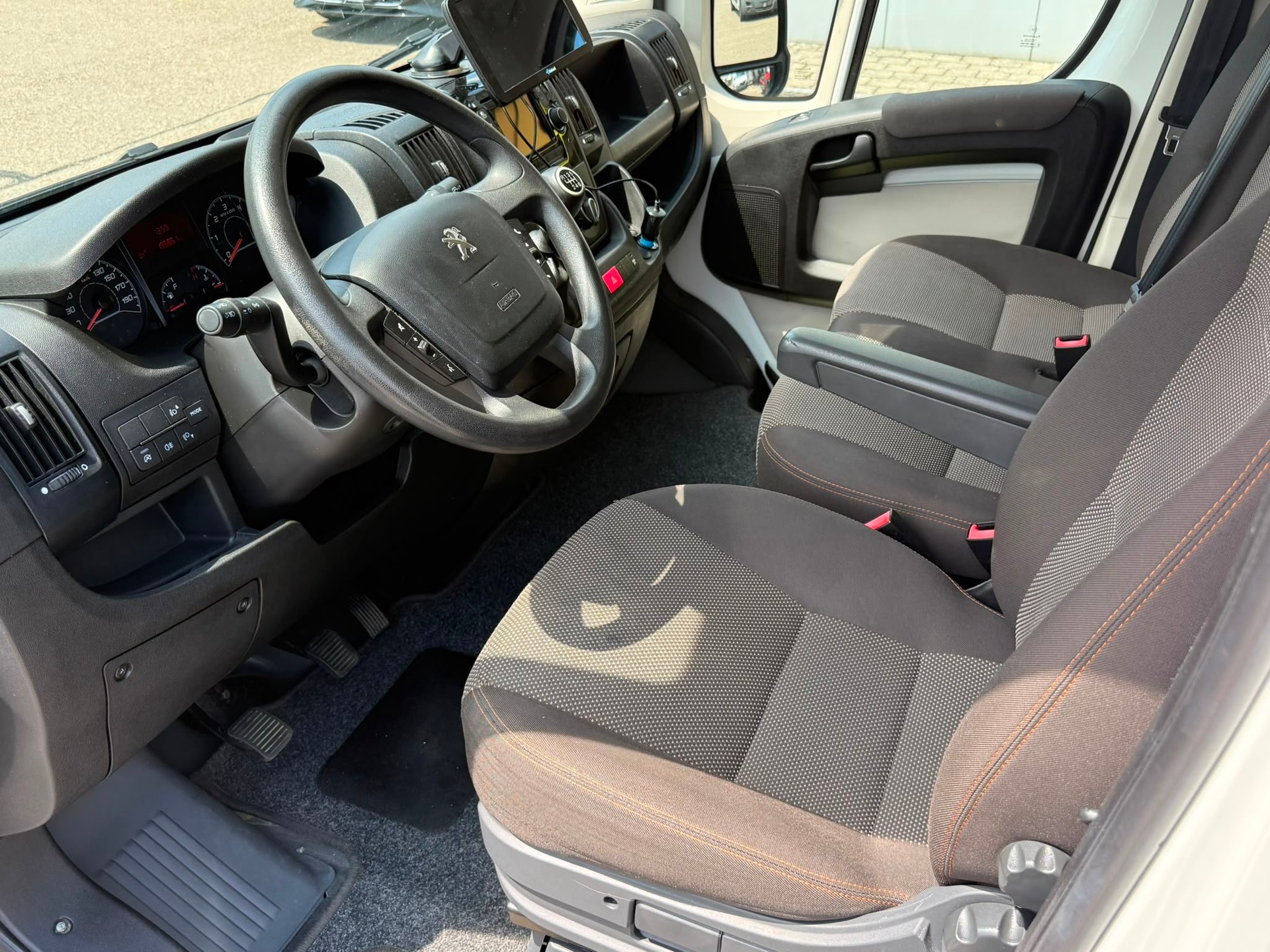 PEUGEOT Boxer Hochdach Camper-image-12