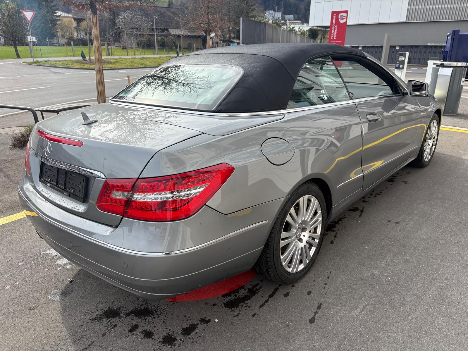 MERCEDES-BENZ E 200-image-0