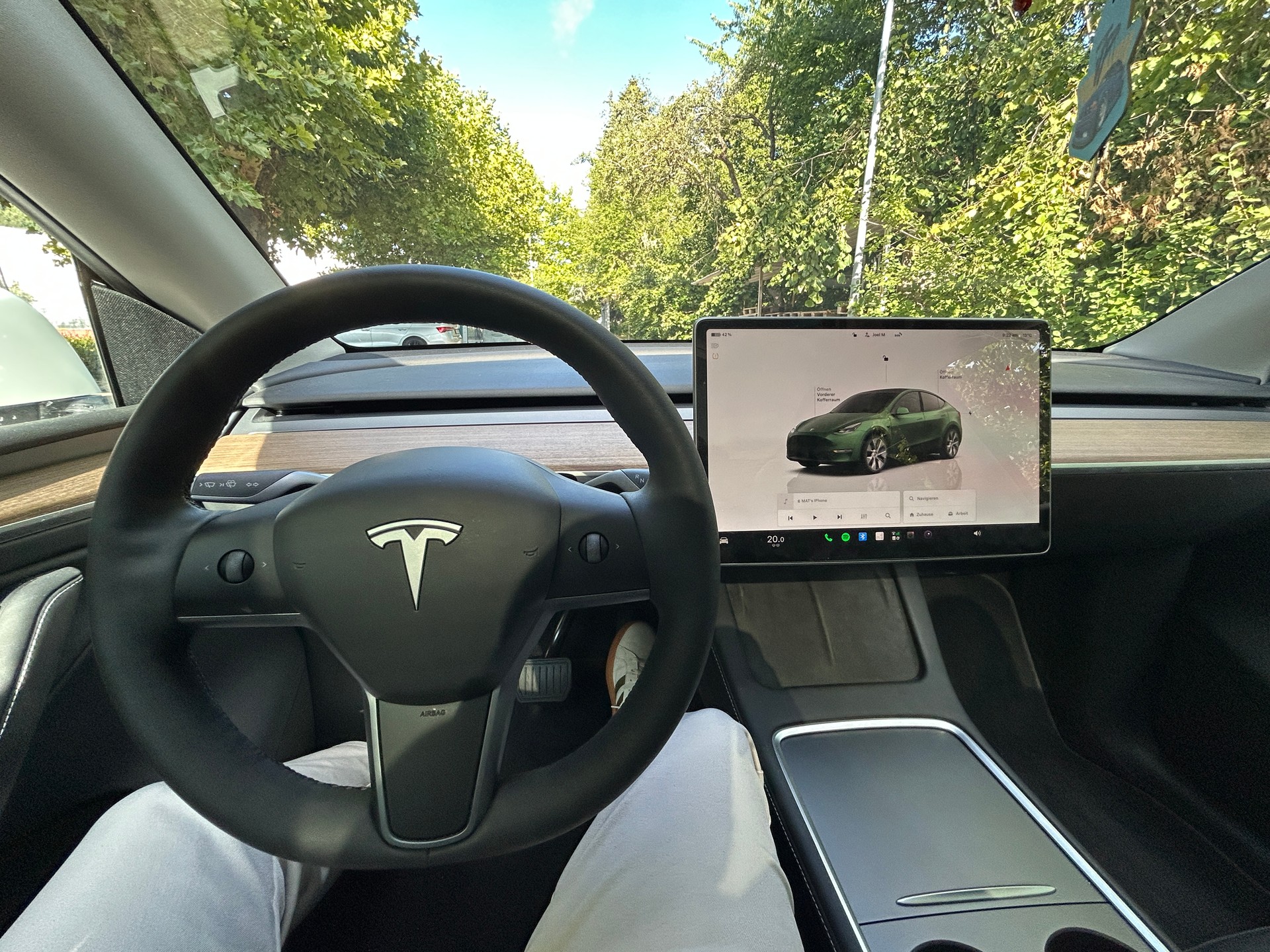 TESLA Long Range AWD-image-5
