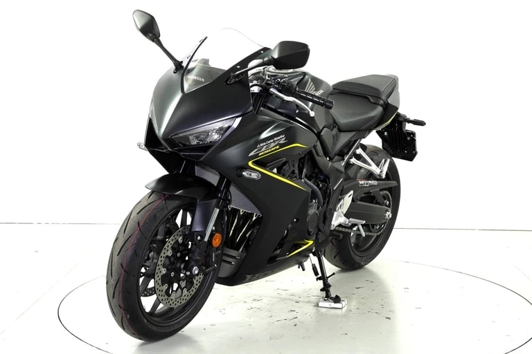 HONDA CBR 650 R ABS E-Clutch-showroom-element-2