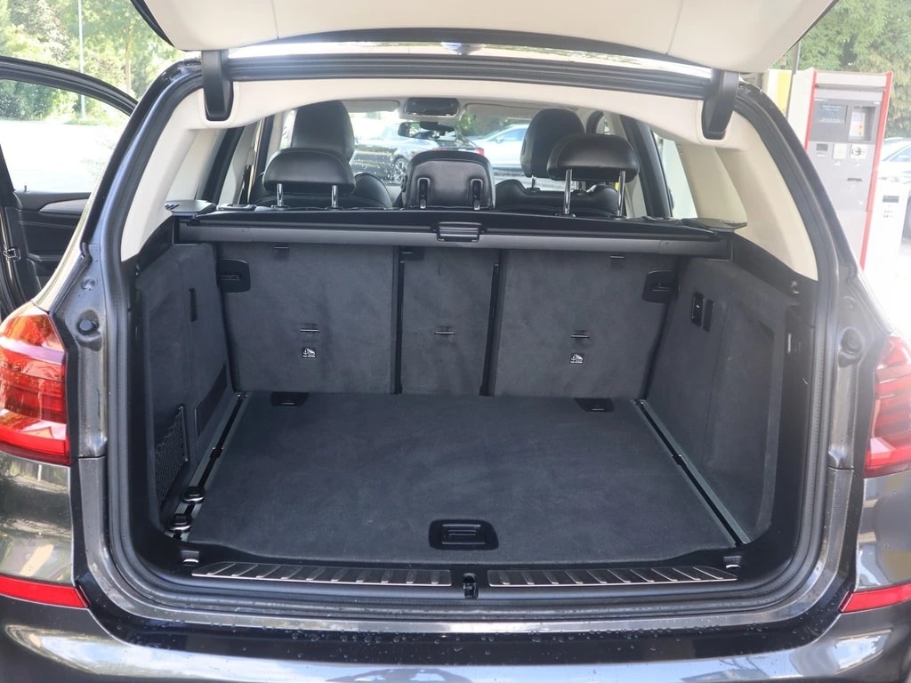 BMW X3 xDrive 20d Individual xLine Steptronic ** Neues Modell ** Voll-Leder ** Navigation ** Frisch Ab MFK & Service **-image-5