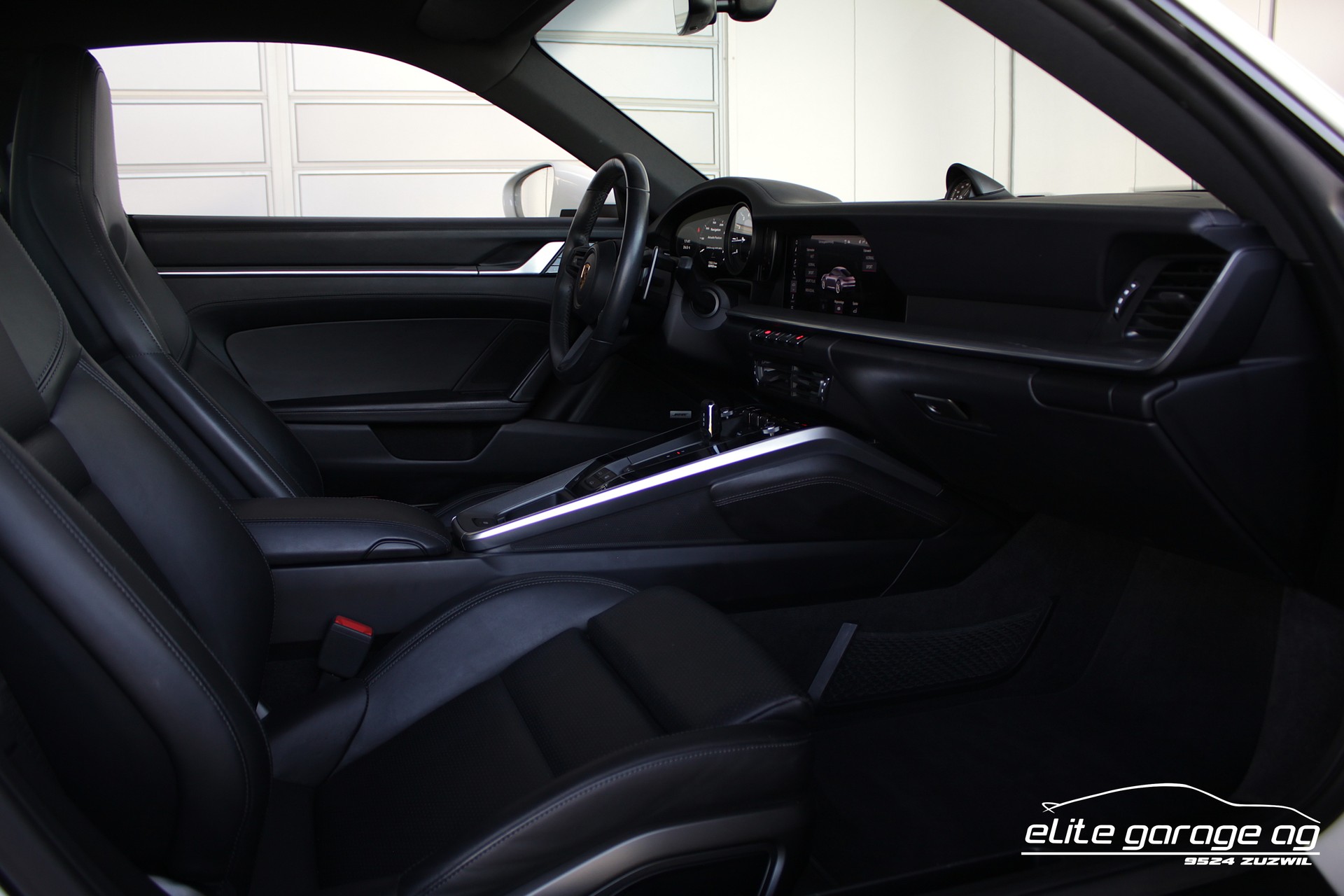 PORSCHE 911 Carrera 4S PDK-image-15