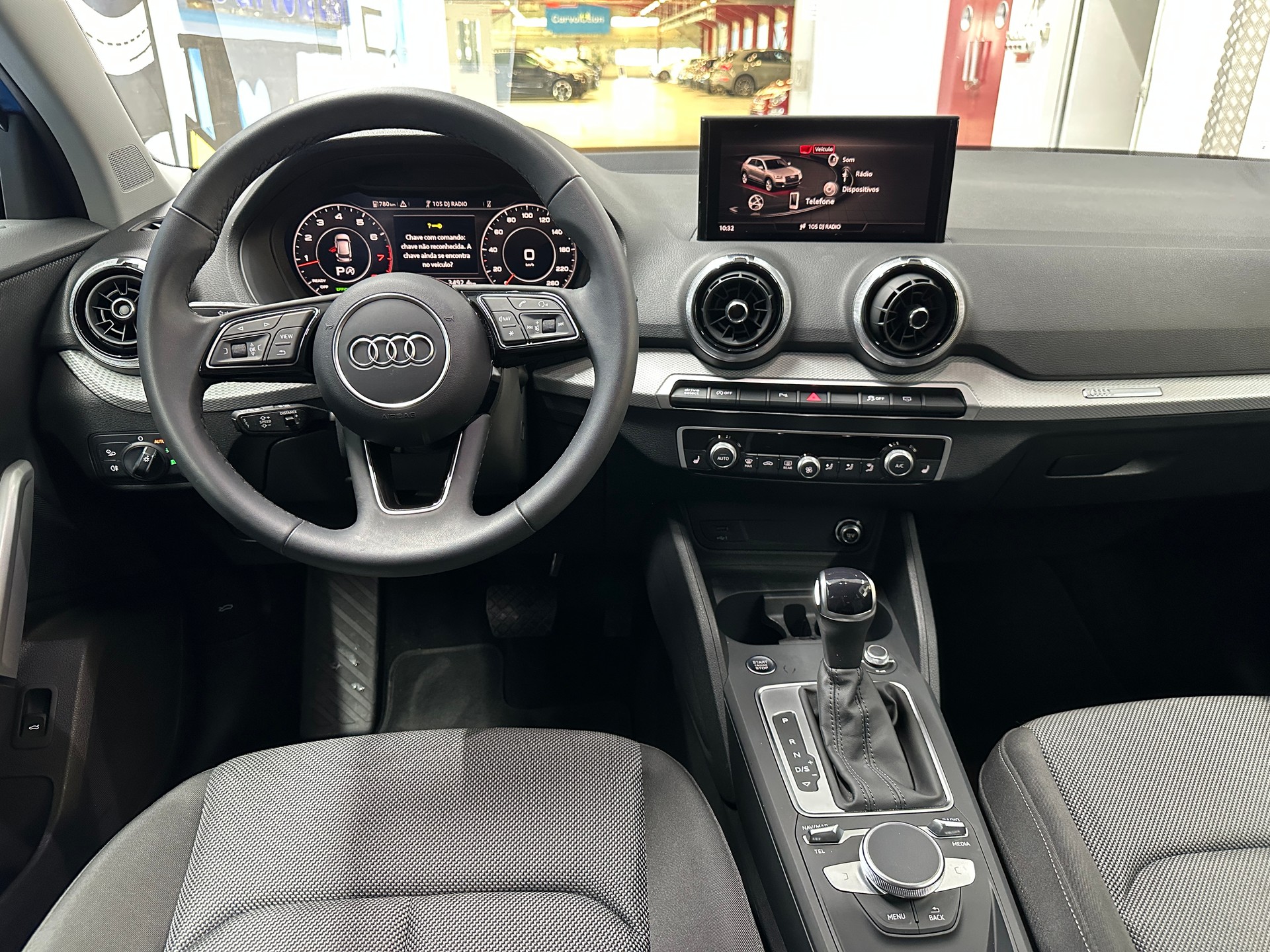 AUDI Q2 35 TFSI S line S-tronic-image-9
