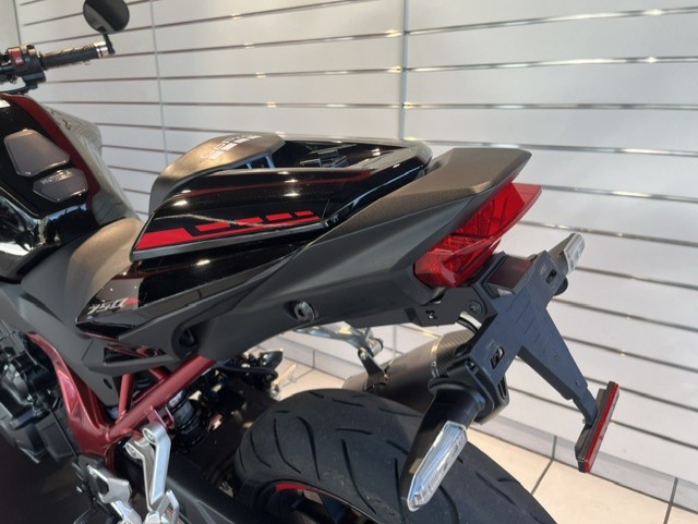HONDA CB 750 Hornet (35kW)-showroom-element-1