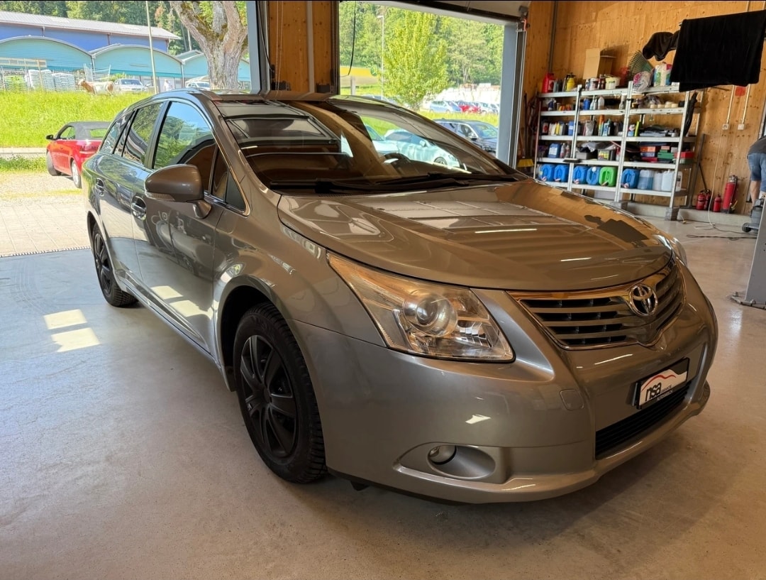TOYOTA Avensis SW 2.0 Linea Luna Multidrive-showroom-element-2