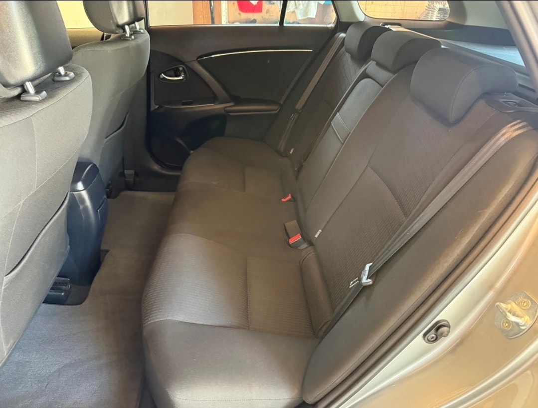TOYOTA Avensis SW 2.0 Linea Luna Multidrive-image-7