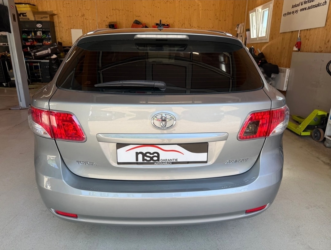 TOYOTA Avensis SW 2.0 Linea Luna Multidrive-image-4