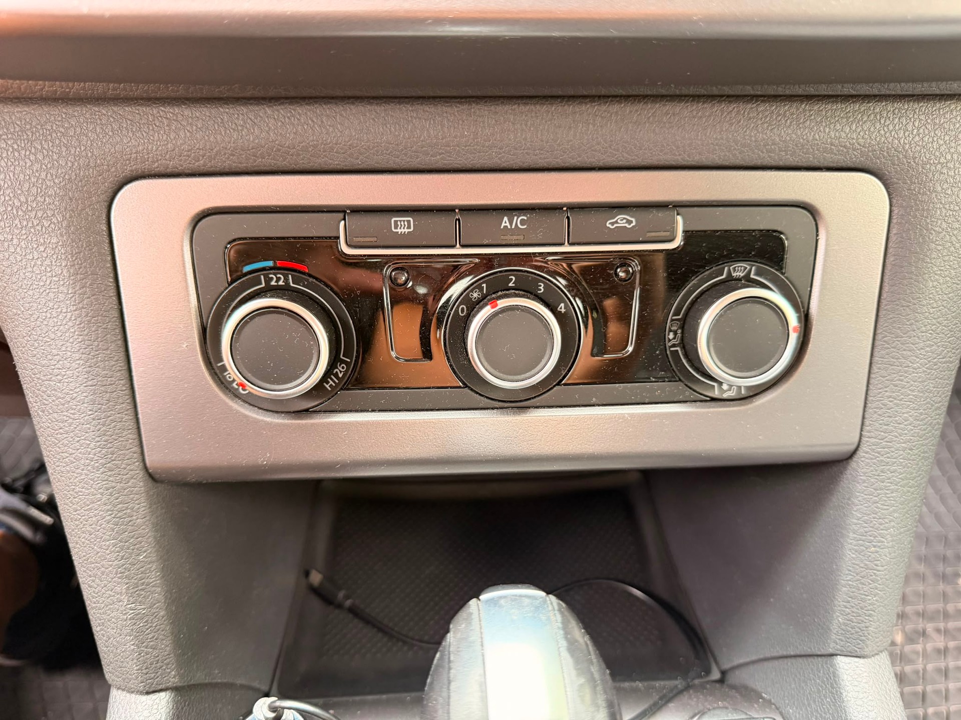 VW Amarok 2.0BiTDI Atacama 4Motion permanent A-image-18