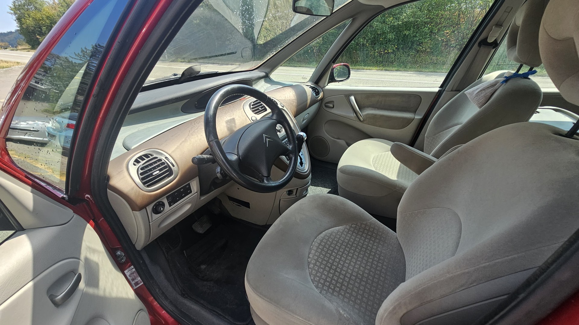 CITROEN Xsara Picasso 2.0i 16V Exclusive Automatic-image-9