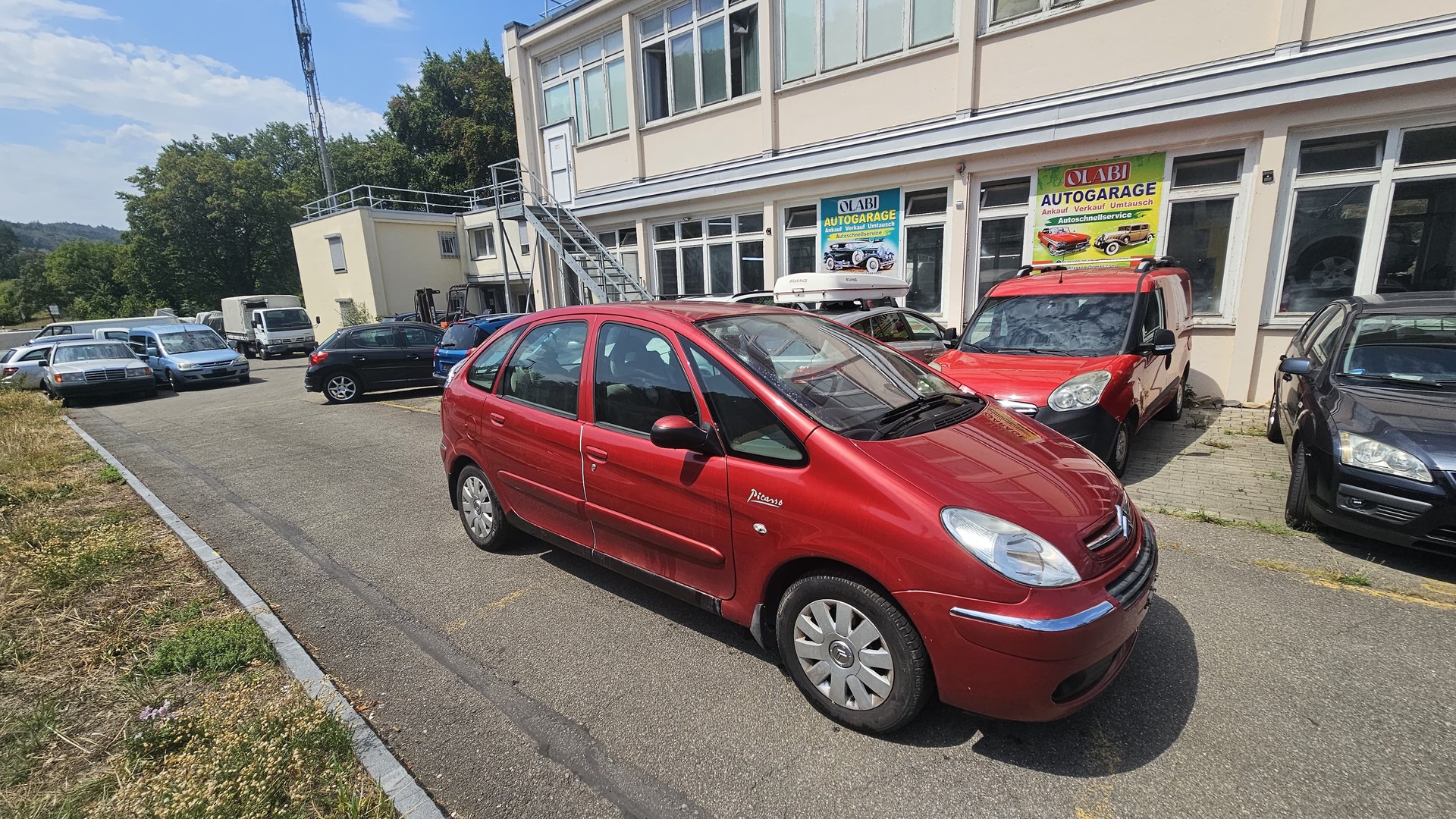 CITROEN Xsara Picasso 2.0i 16V Exclusive Automatic-image-1