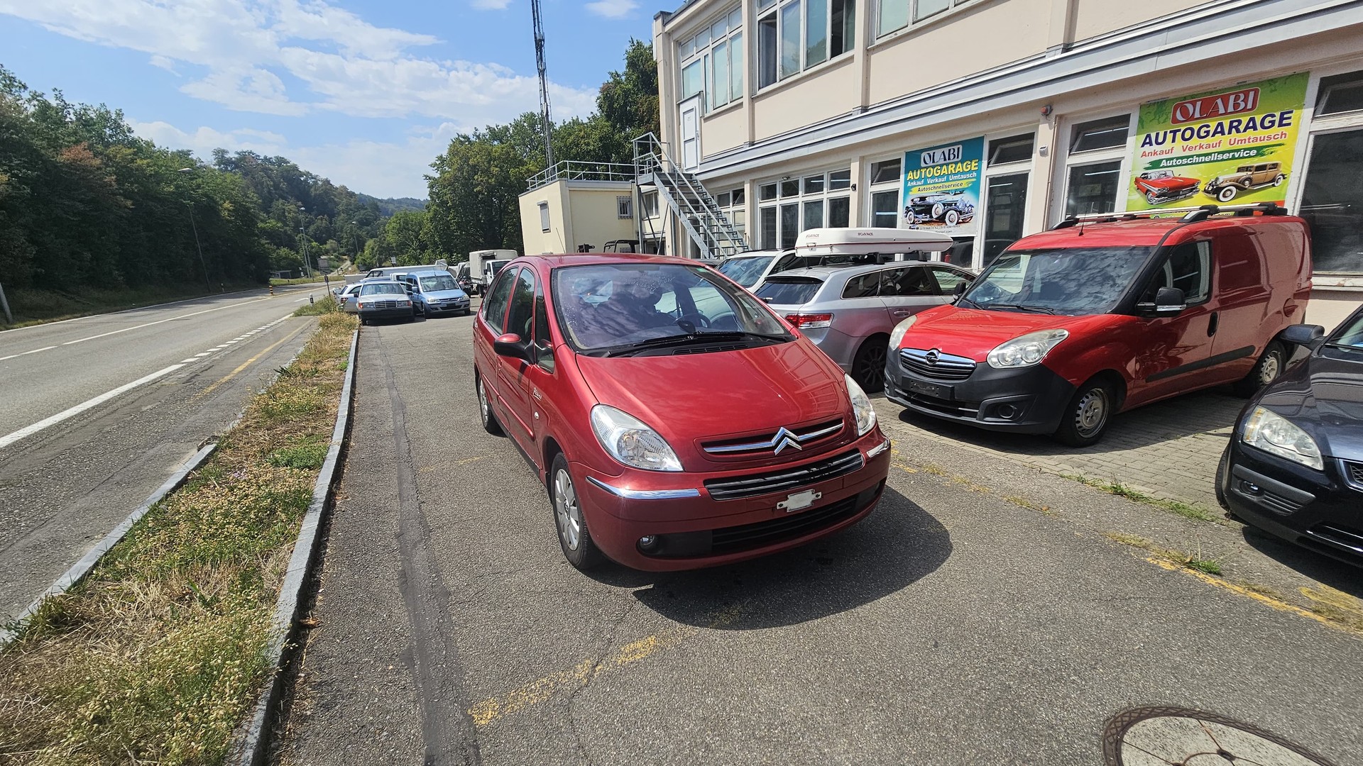 CITROEN Xsara Picasso 2.0i 16V Exclusive Automatic-image-0