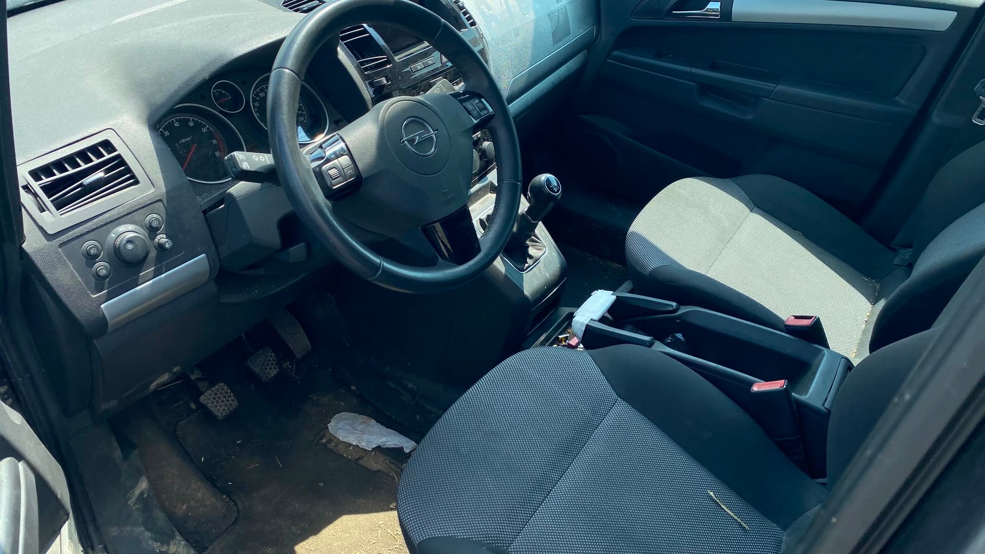 OPEL Zafira 2.2i 16V Anniversary Edition-image-9