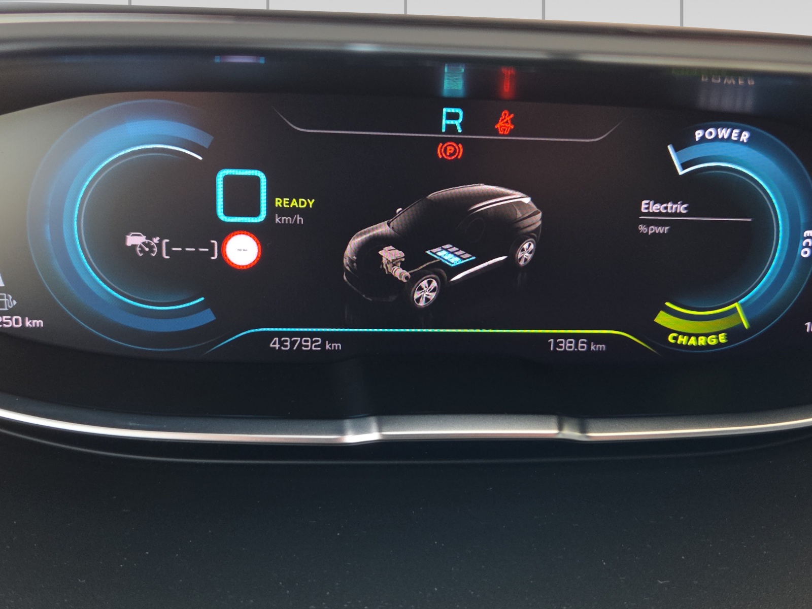 PEUGEOT 3008 225e Hybrid2 GT EAT8-image-9